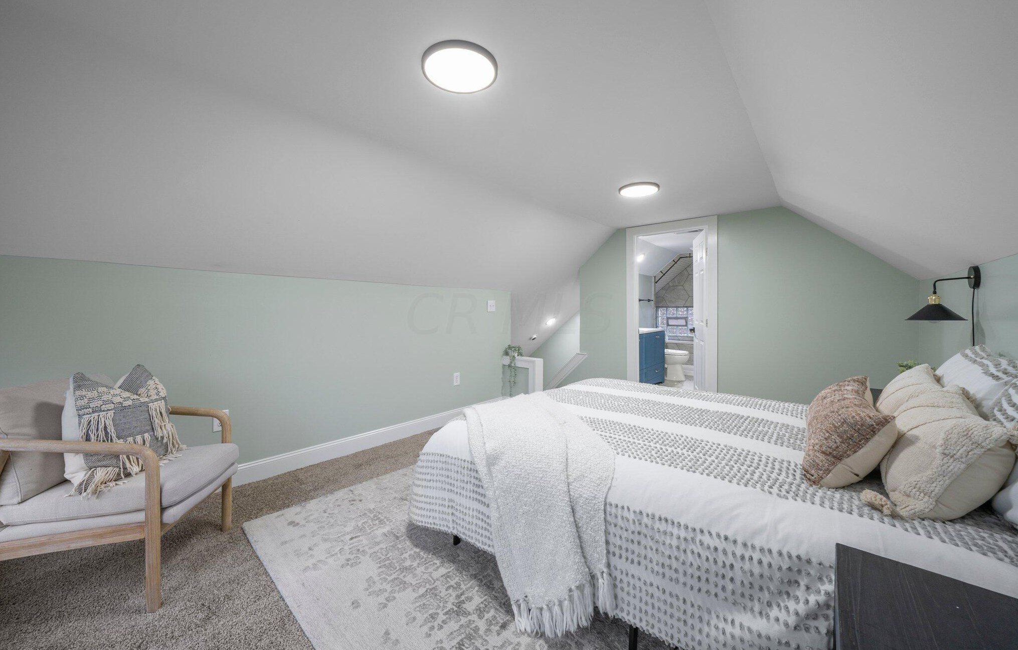 902 Linwood Ave, Columbus OH  43206-1619 exterior