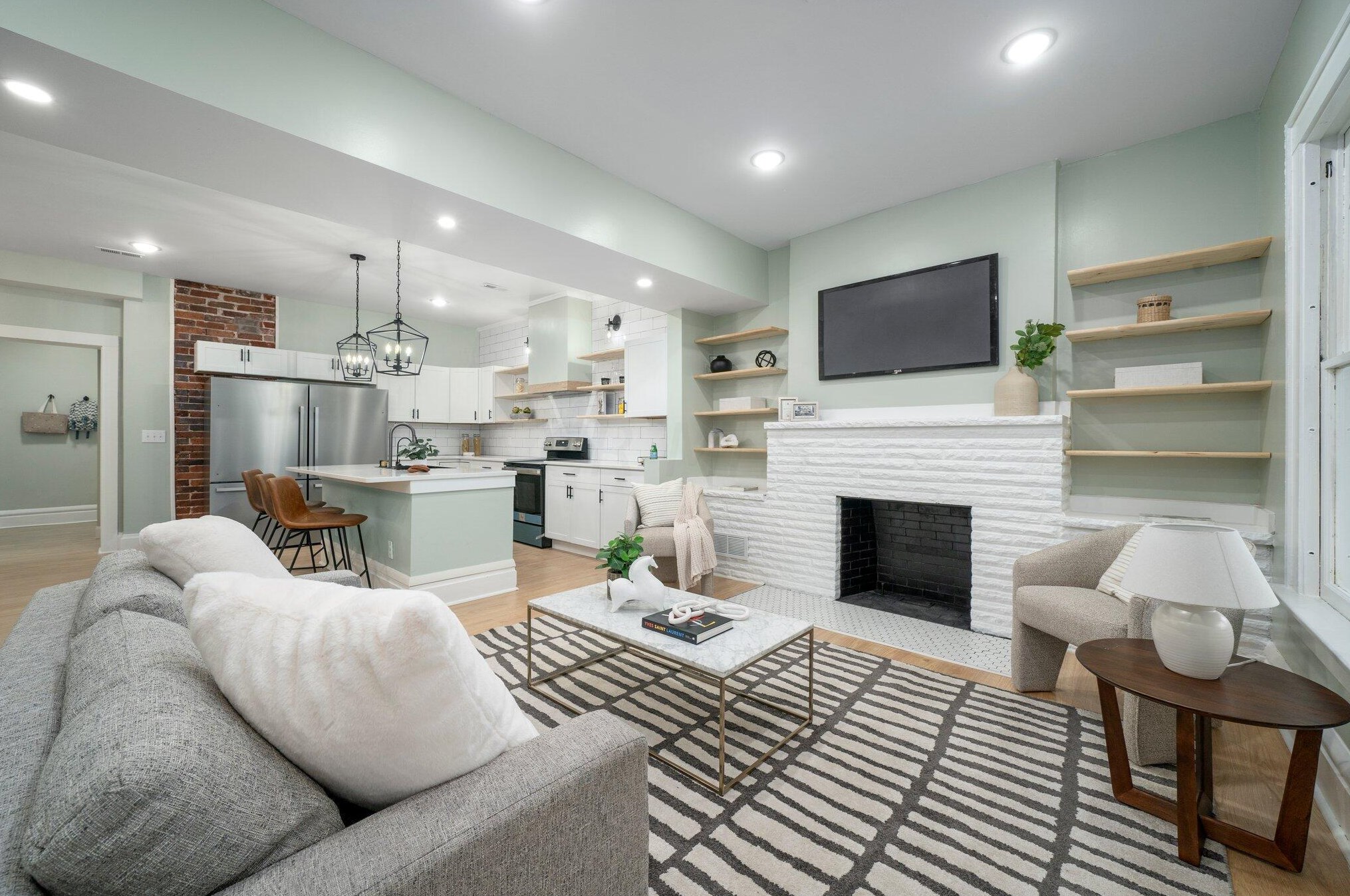 902 Linwood Ave, Columbus OH  43206-1619 exterior