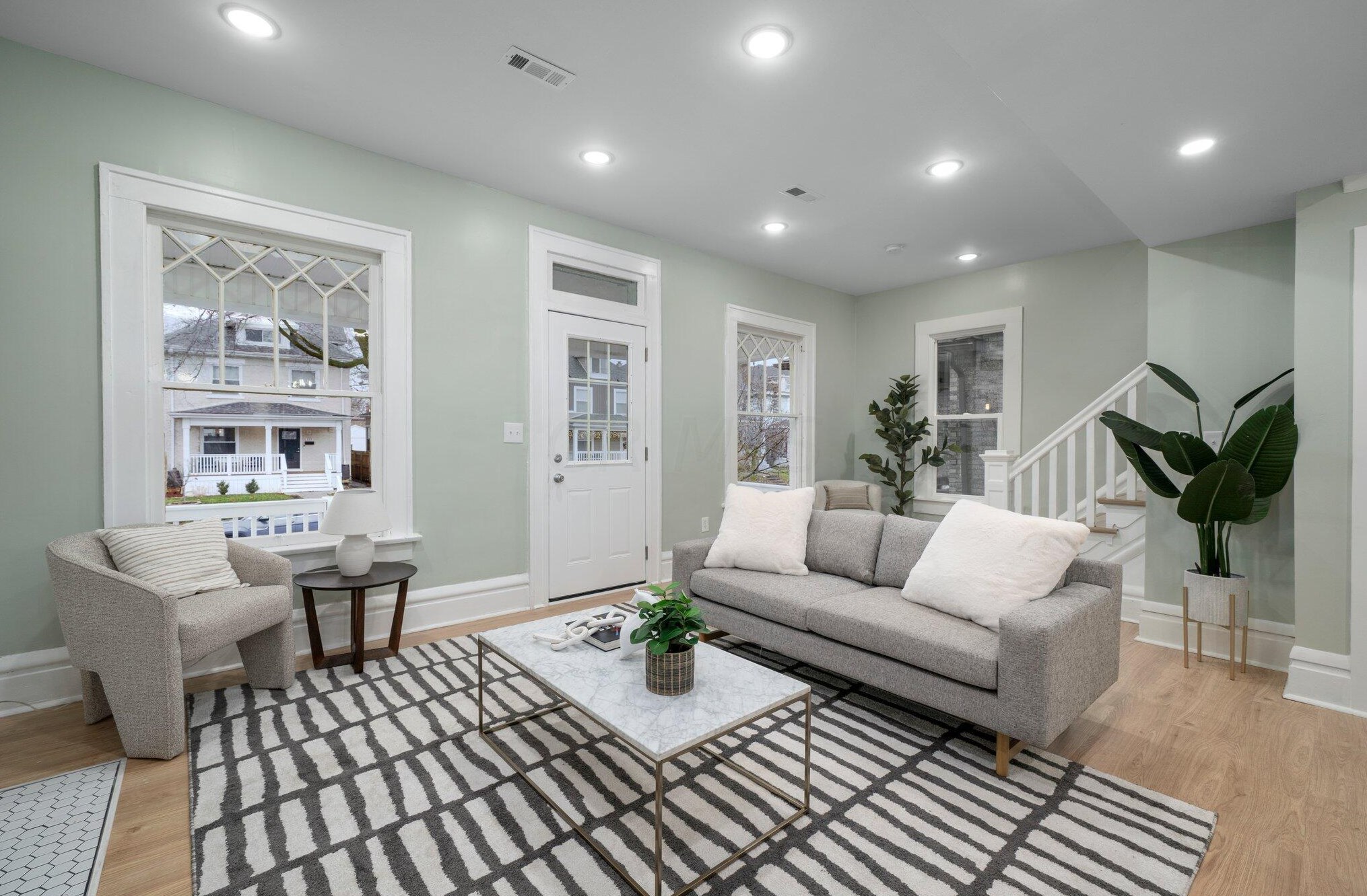 902 Linwood Ave, Columbus OH  43206-1619 exterior