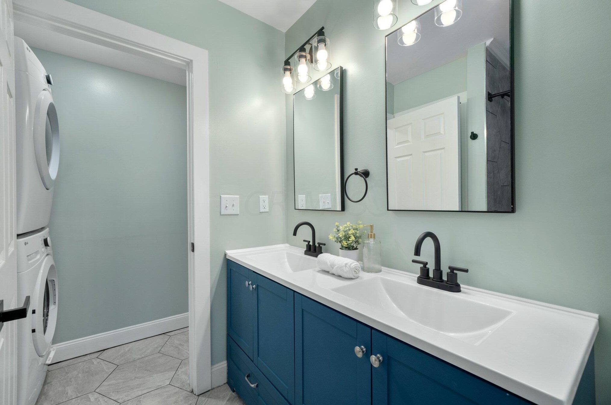 902 Linwood Ave, Columbus OH  43206-1619 exterior