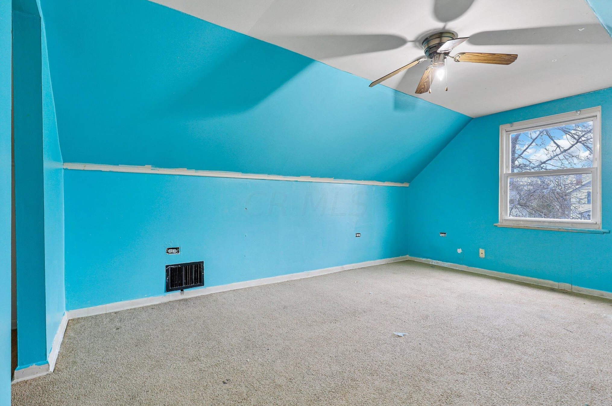 3215 Karl Rd, Columbus OH 43224-4157 exterior