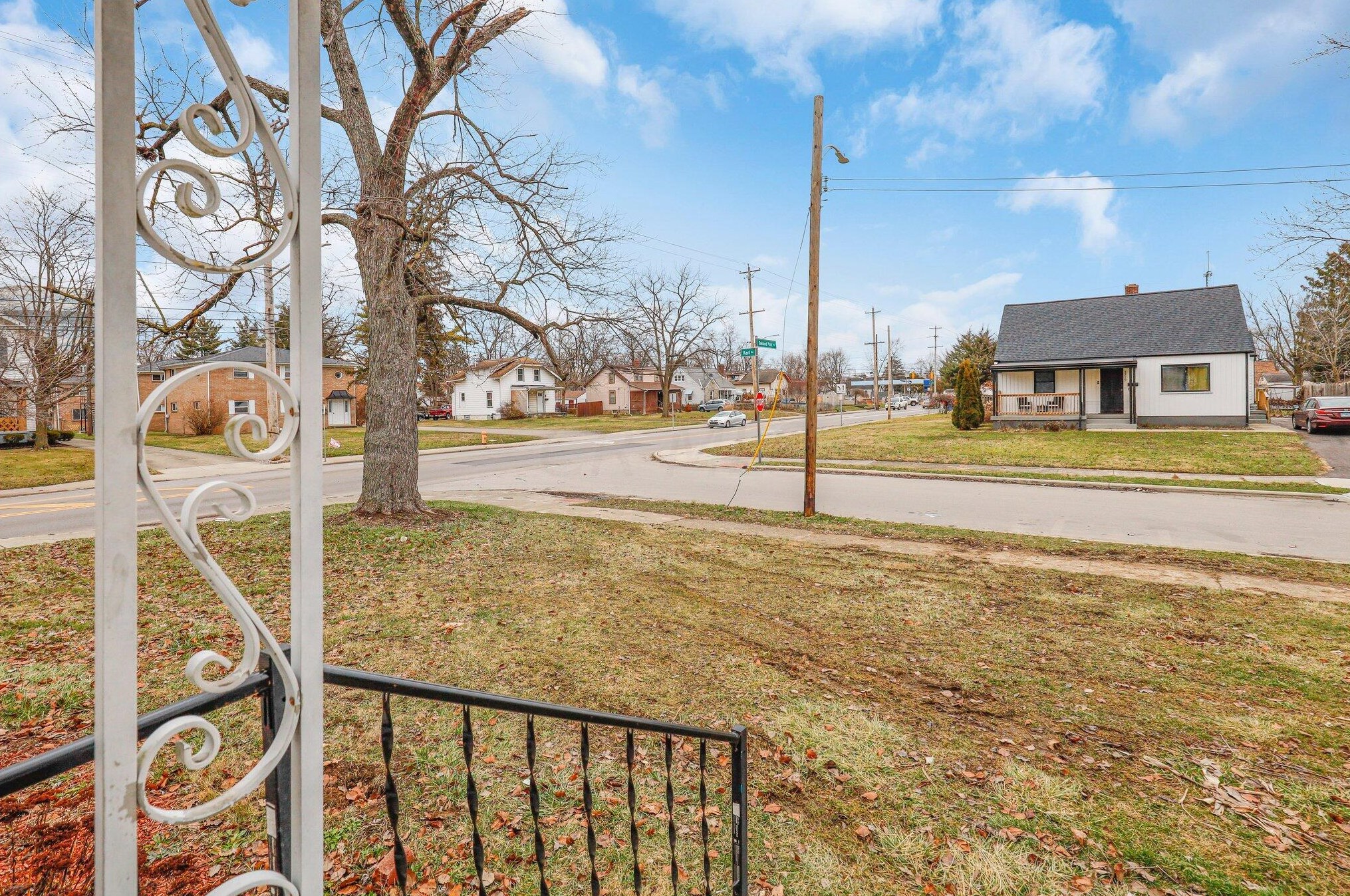 3215 Karl Rd, Columbus OH 43224-4157 exterior