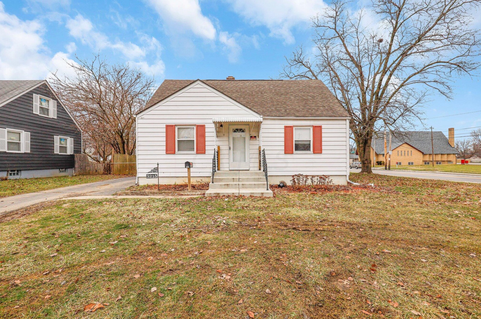 3215 Karl Rd, Columbus, OH 43224-4157