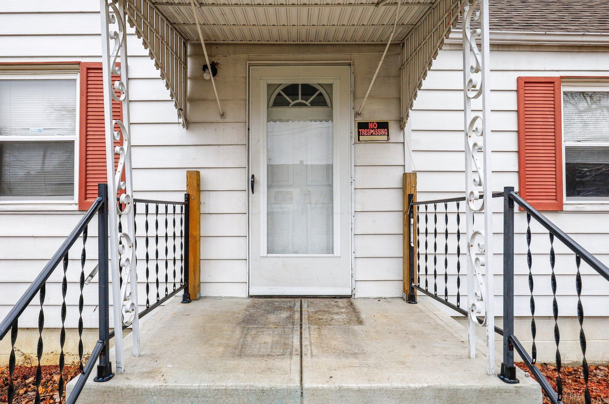 3215 Karl Rd, Columbus OH 43224-4157 exterior