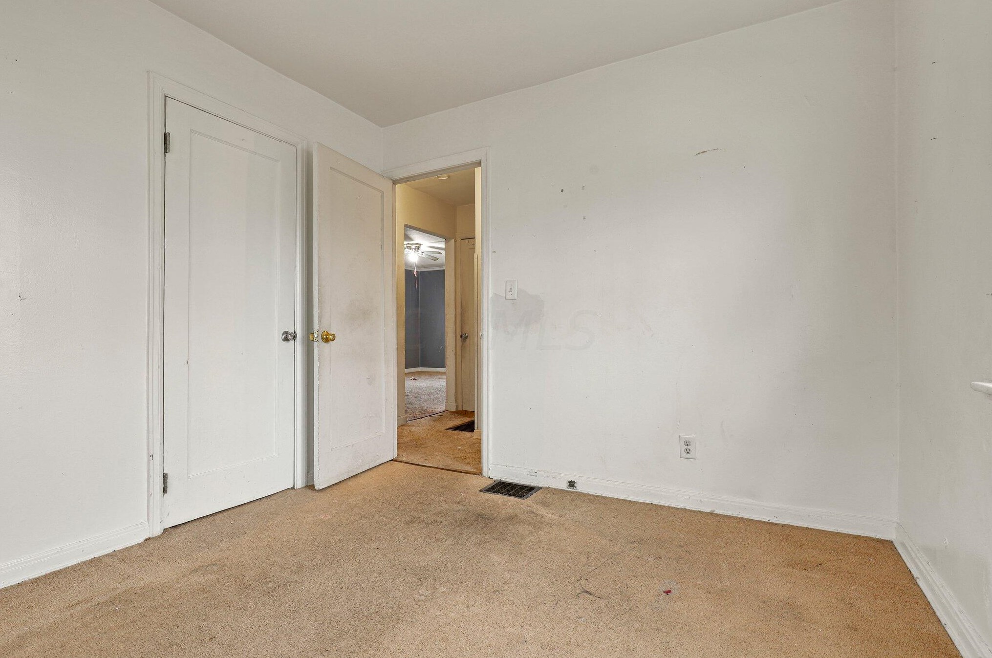 3215 Karl Rd, Columbus OH 43224-4157 exterior