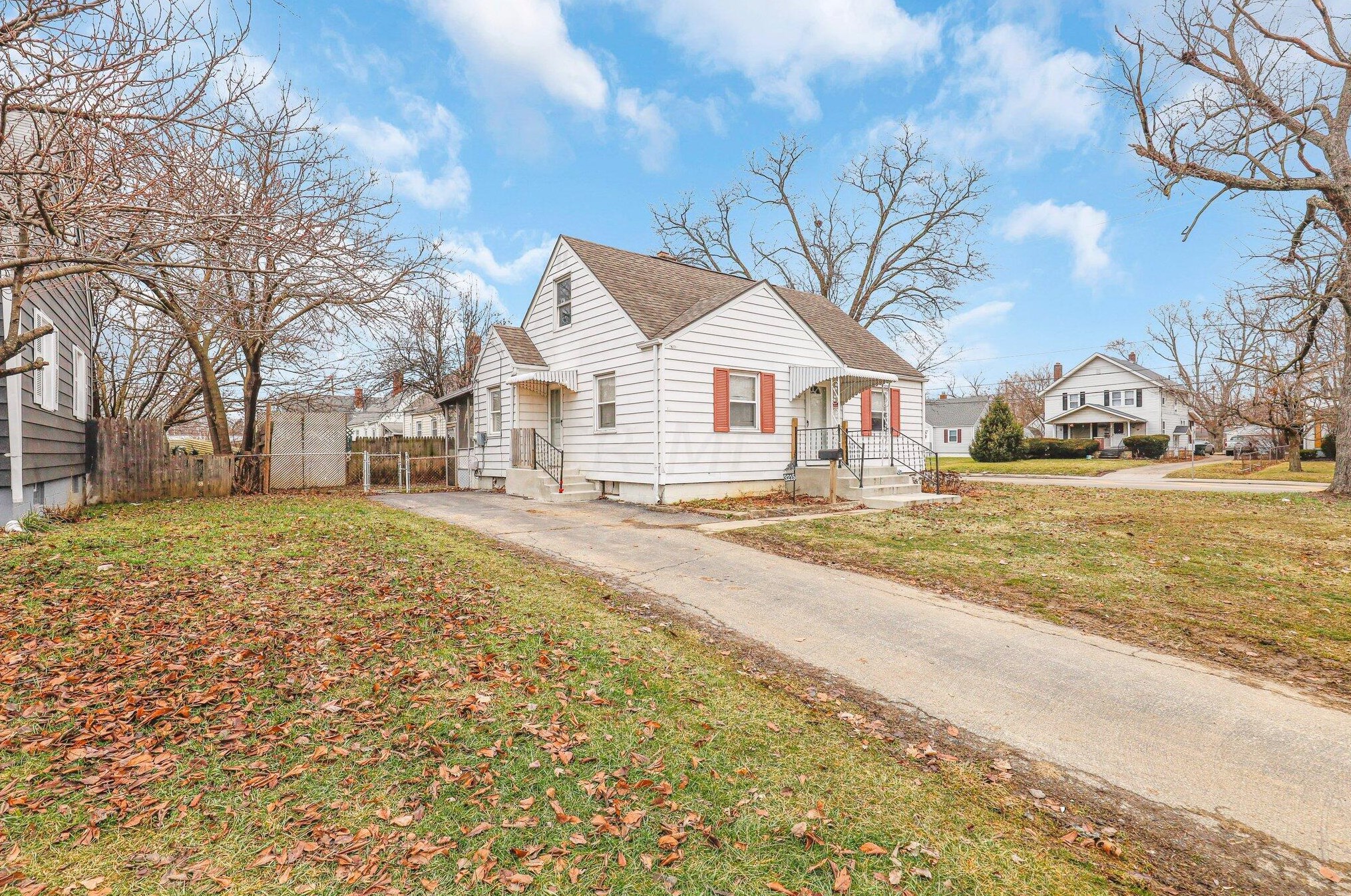 3215 Karl Rd, Columbus OH 43224-4157 exterior