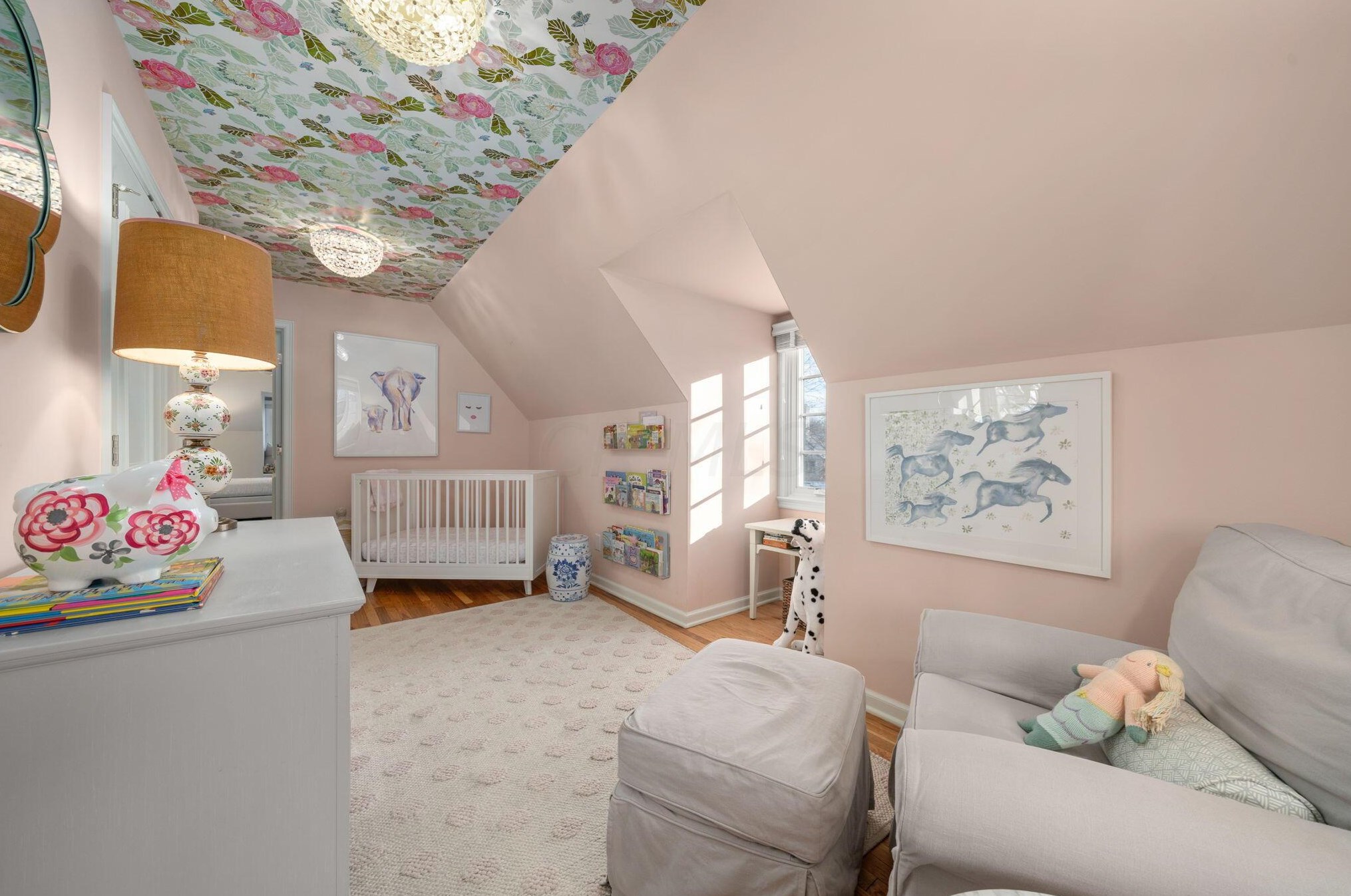 2130 Parkway Dr, Columbus OH 43221-3718 exterior