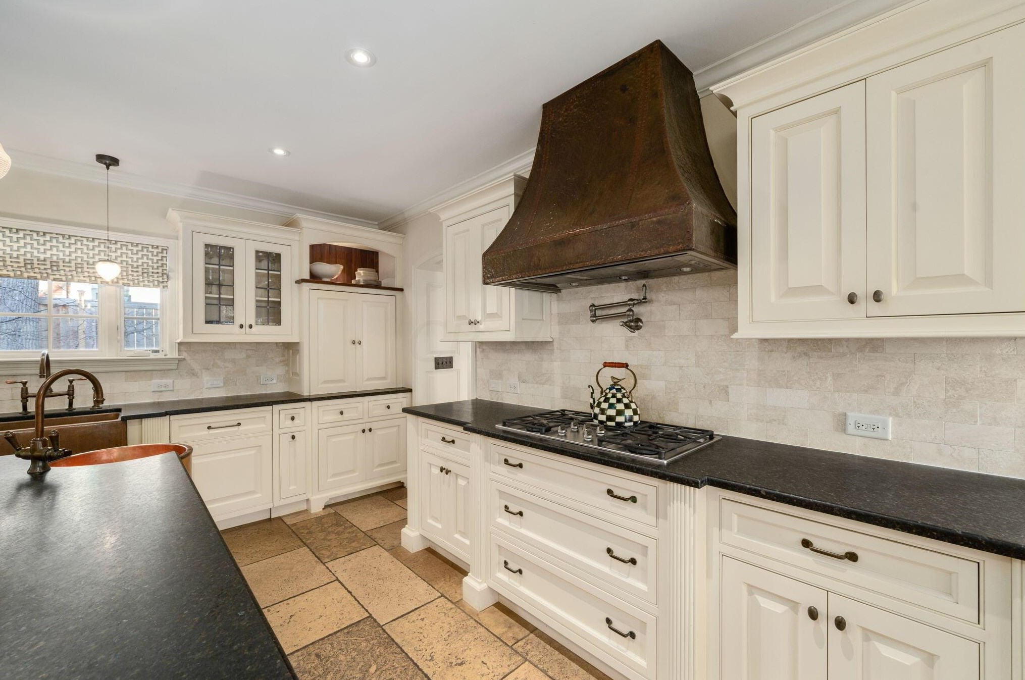 2130 Parkway Dr, Columbus OH 43221-3718 exterior