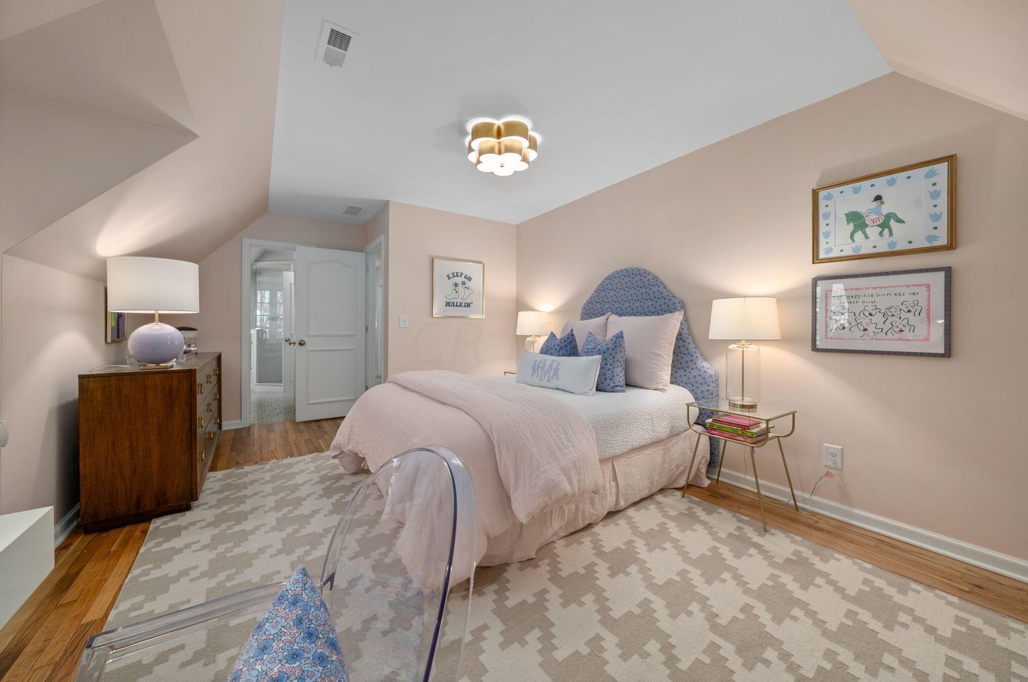 2130 Parkway Dr, Columbus OH 43221-3718 exterior