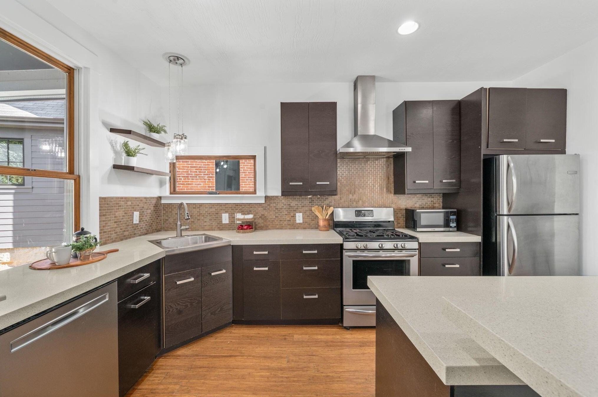 152 2 Ave, Columbus OH 43201-3483 exterior