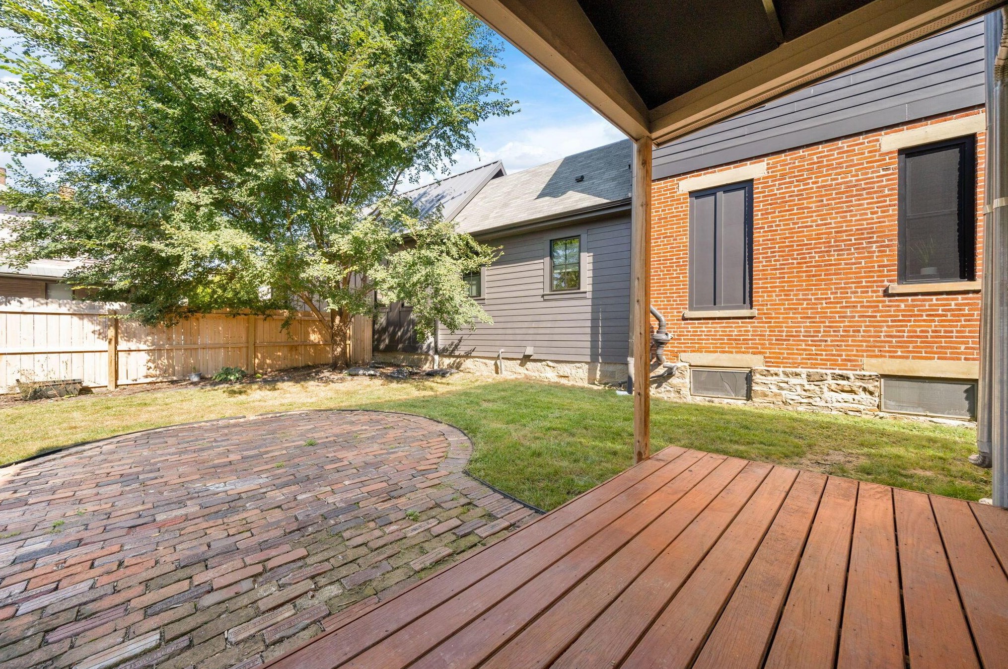 152 2 Ave, Columbus OH 43201-3483 exterior