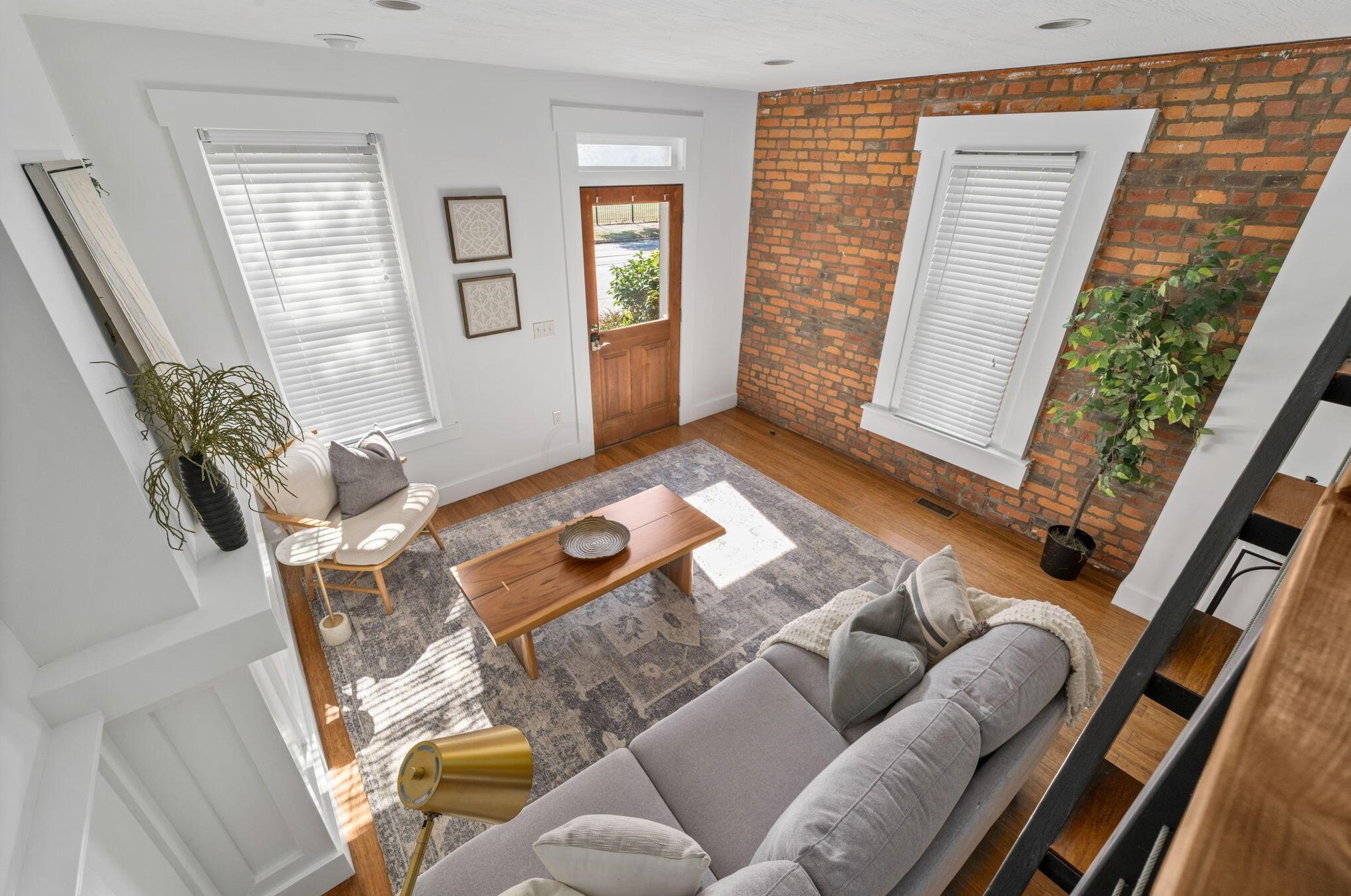 152 2 Ave, Columbus OH 43201-3483 exterior