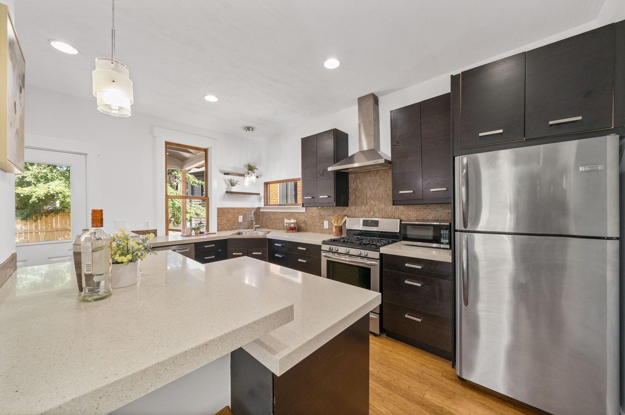 152 2 Ave, Columbus OH 43201-3483 exterior