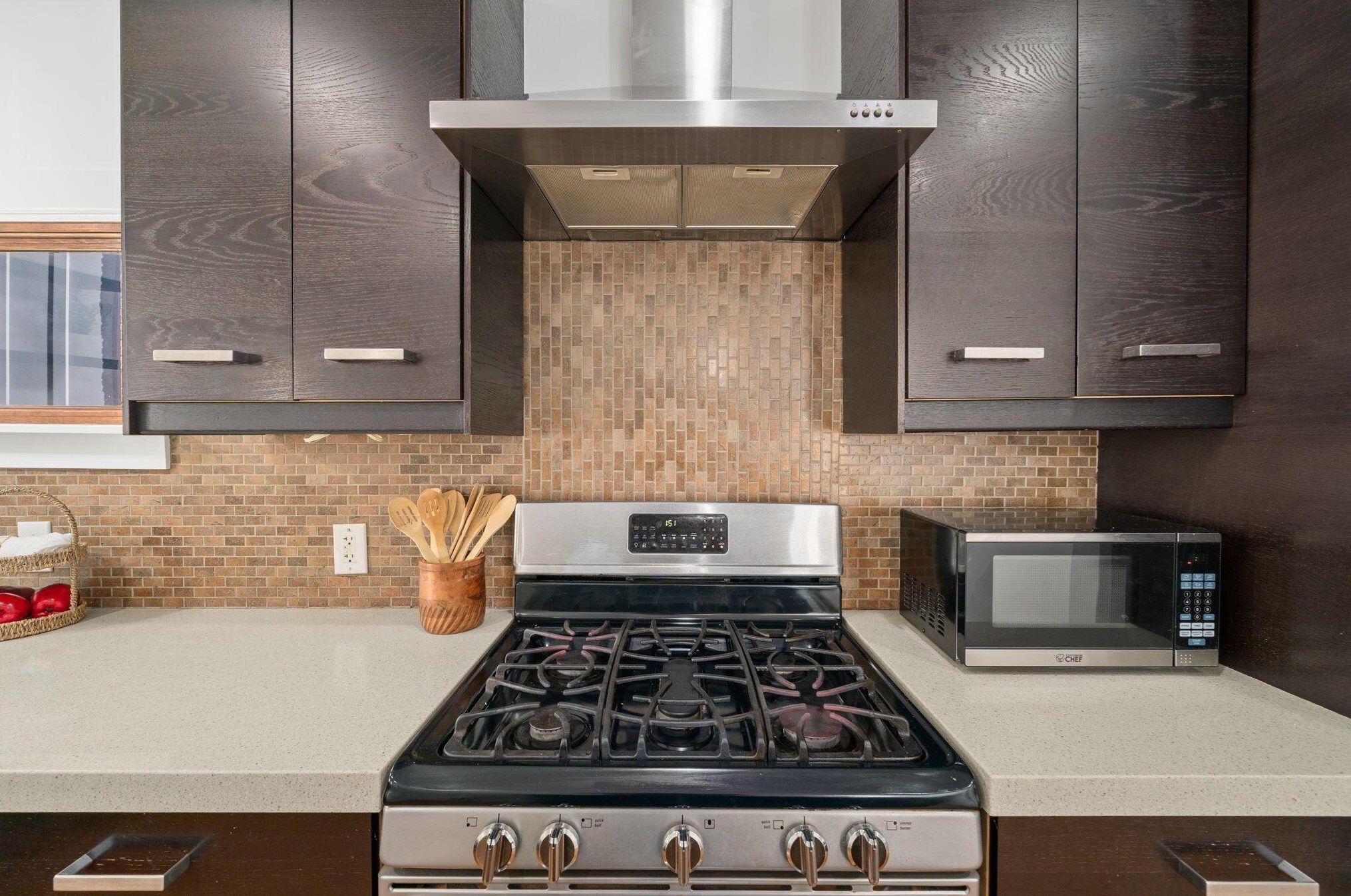 152 2 Ave, Columbus OH 43201-3483 exterior