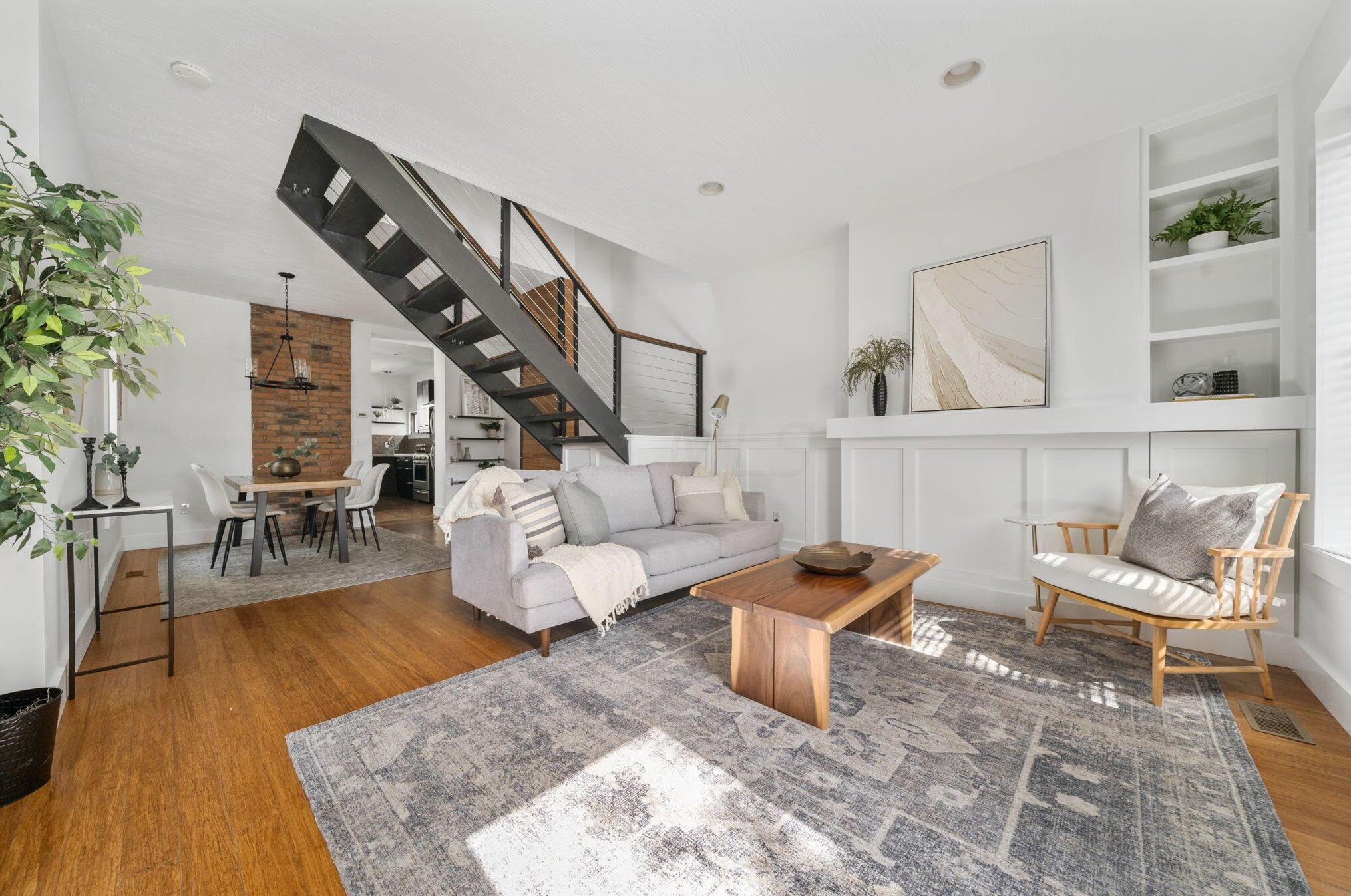 152 2 Ave, Columbus OH 43201-3483 exterior