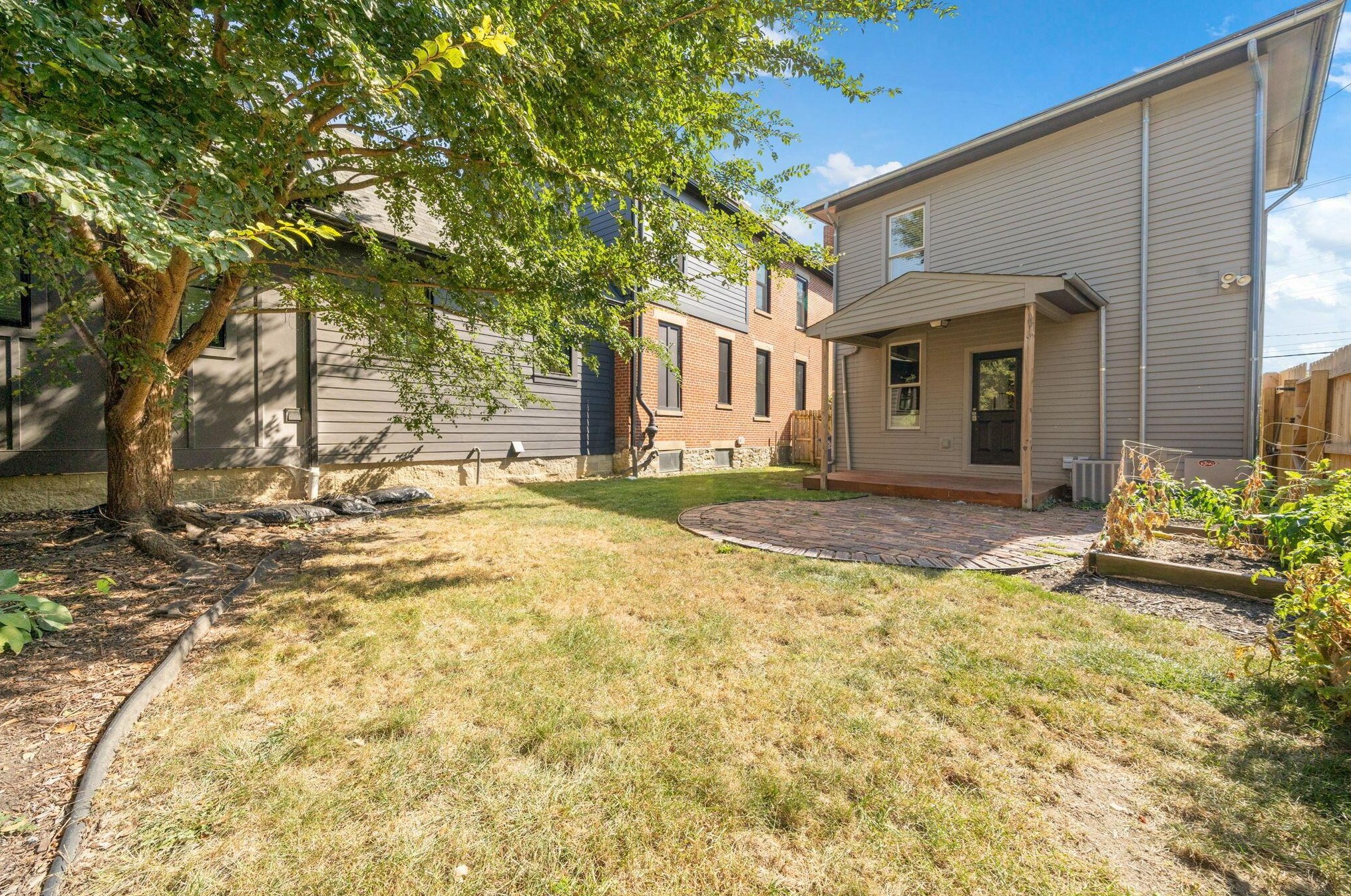 152 2 Ave, Columbus OH 43201-3483 exterior