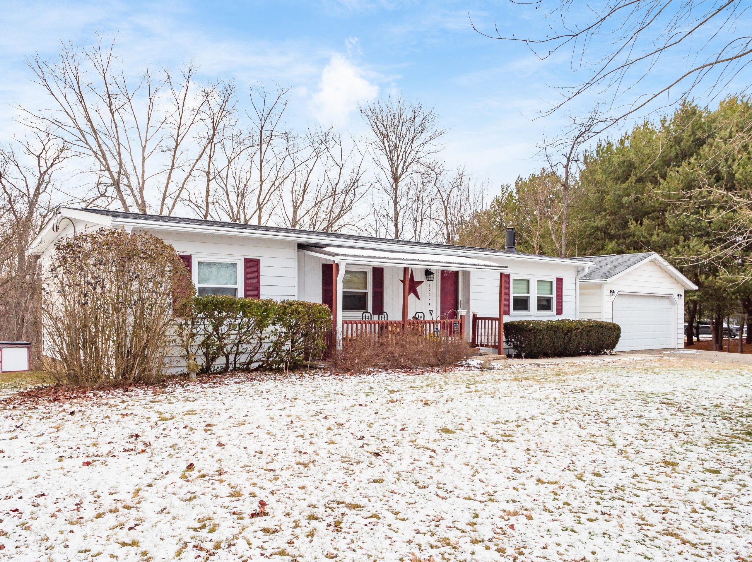 8090 Ridge Rd, Zanesville, OH 43701