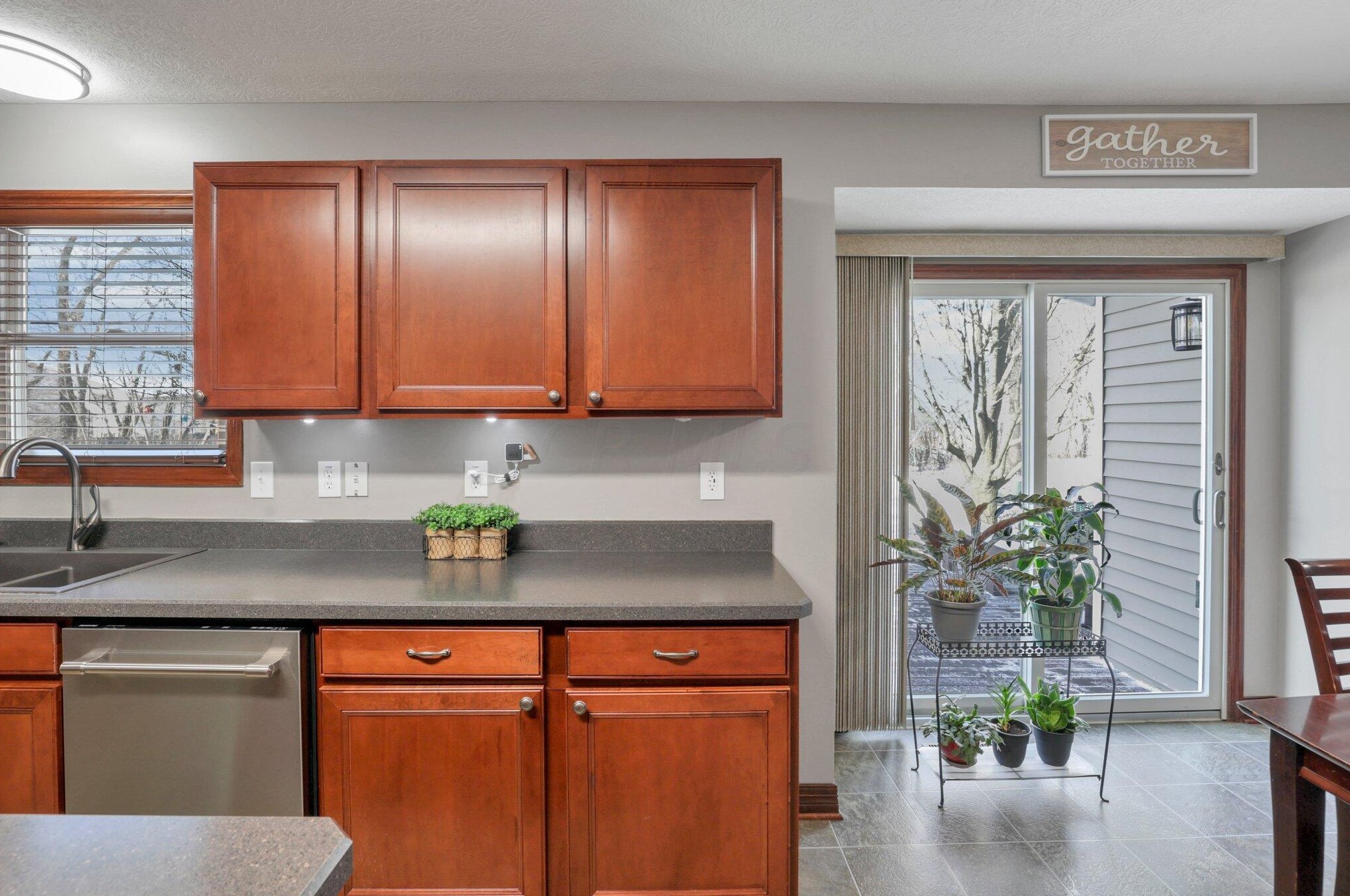 541 Sharar Field Dr, Blacklick OH  43004-9098 exterior