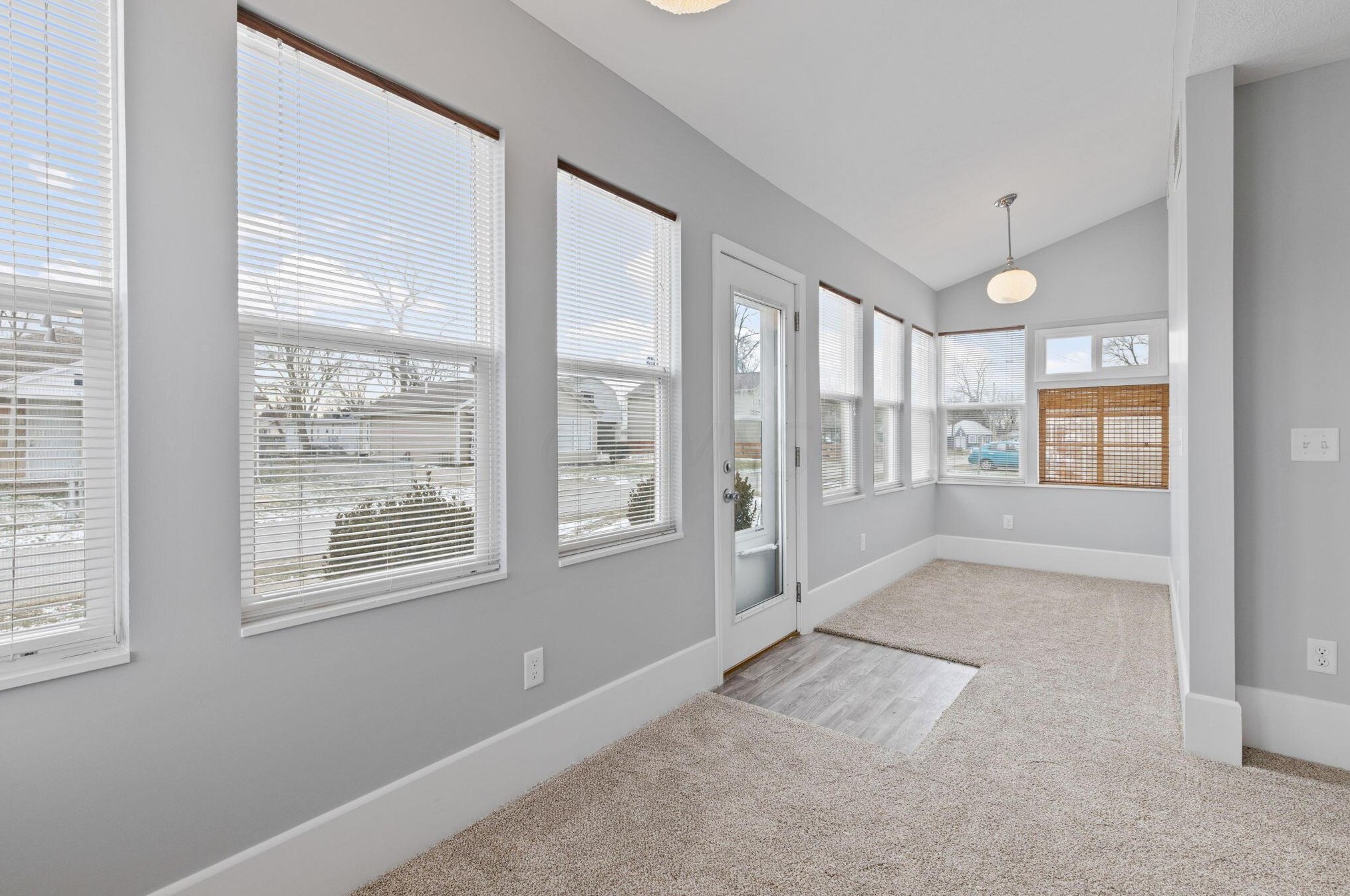 93 6th Ave, Buckeye Lake, OH 43008-7814
