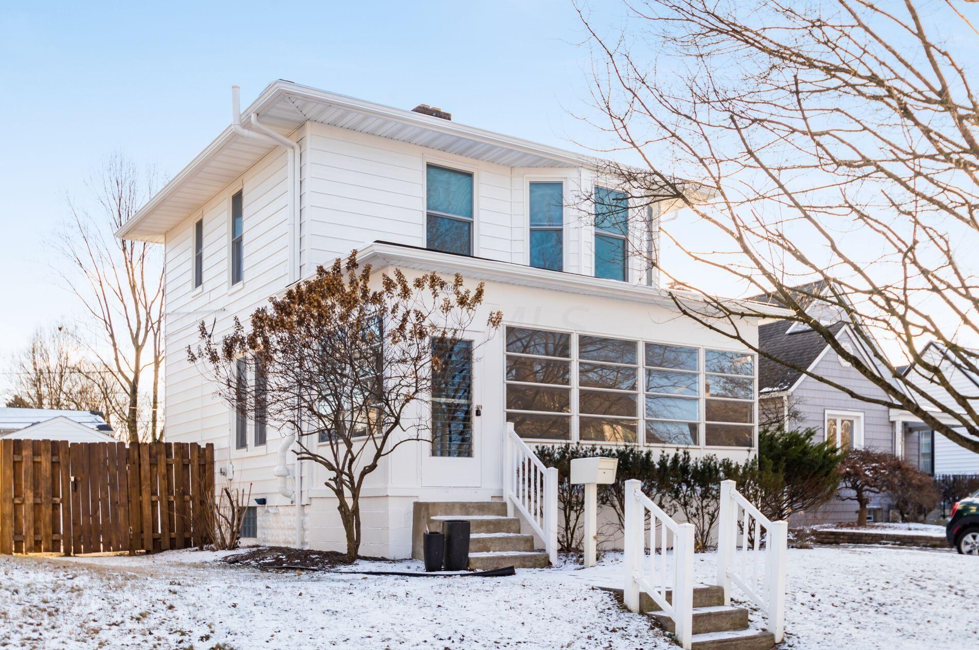569 Milford Ave, Columbus, OH 43202-1313