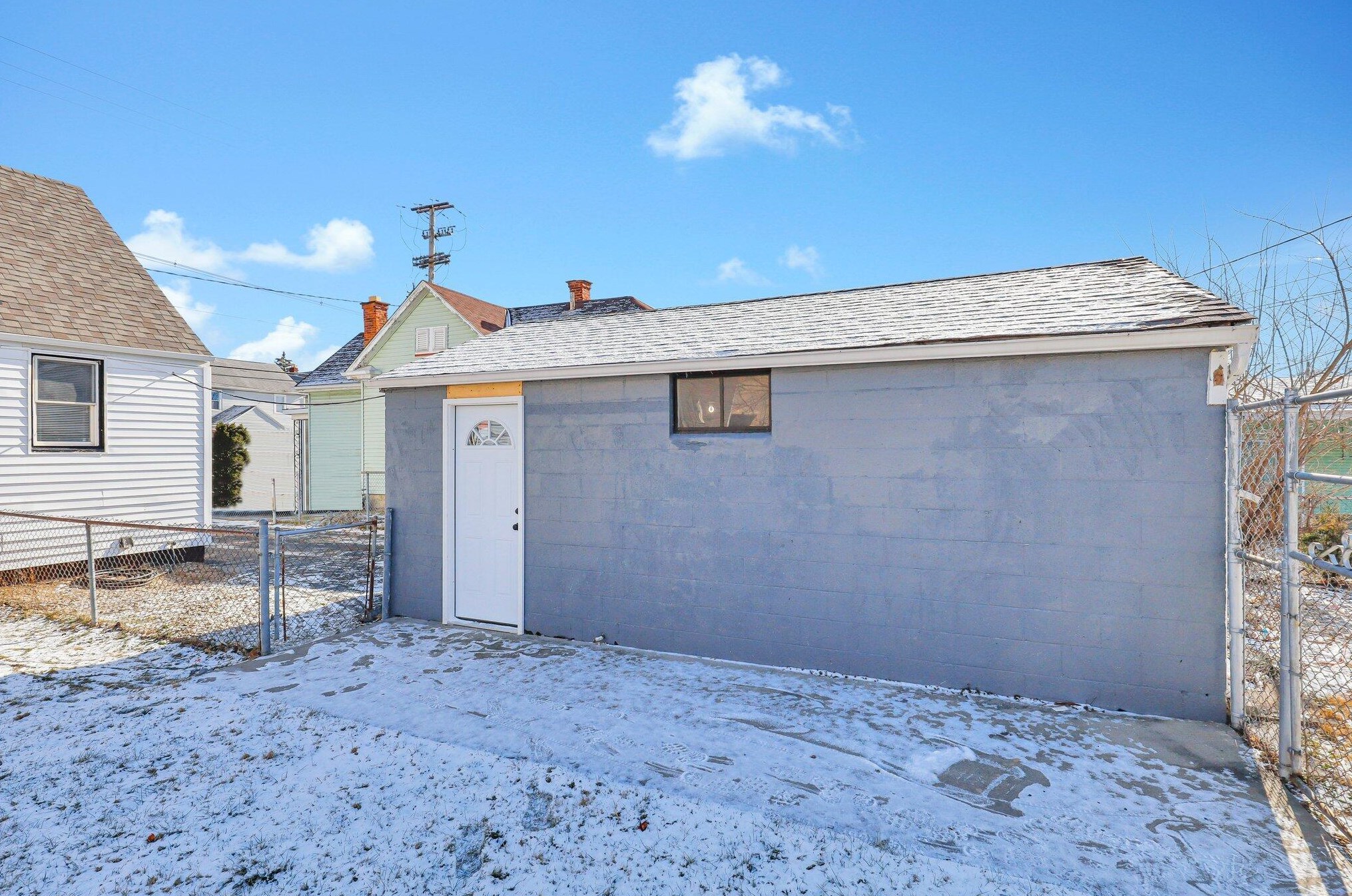 199 Hague Ave, Columbus OH  43204-2611 exterior