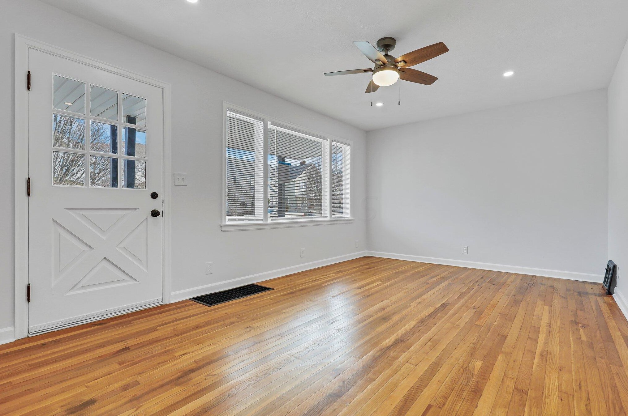 199 Hague Ave, Columbus OH  43204-2611 exterior