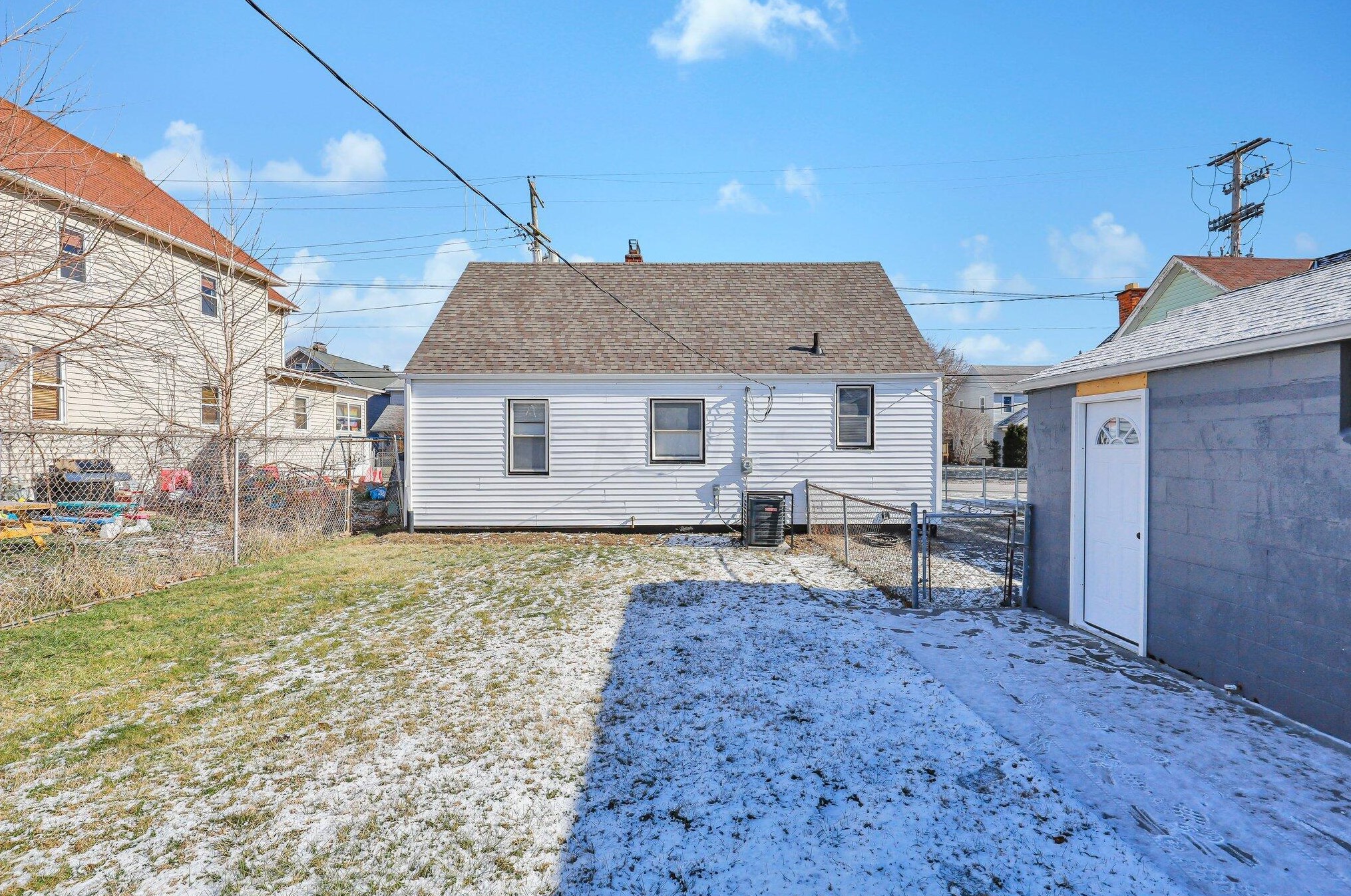 199 Hague Ave, Columbus OH  43204-2611 exterior