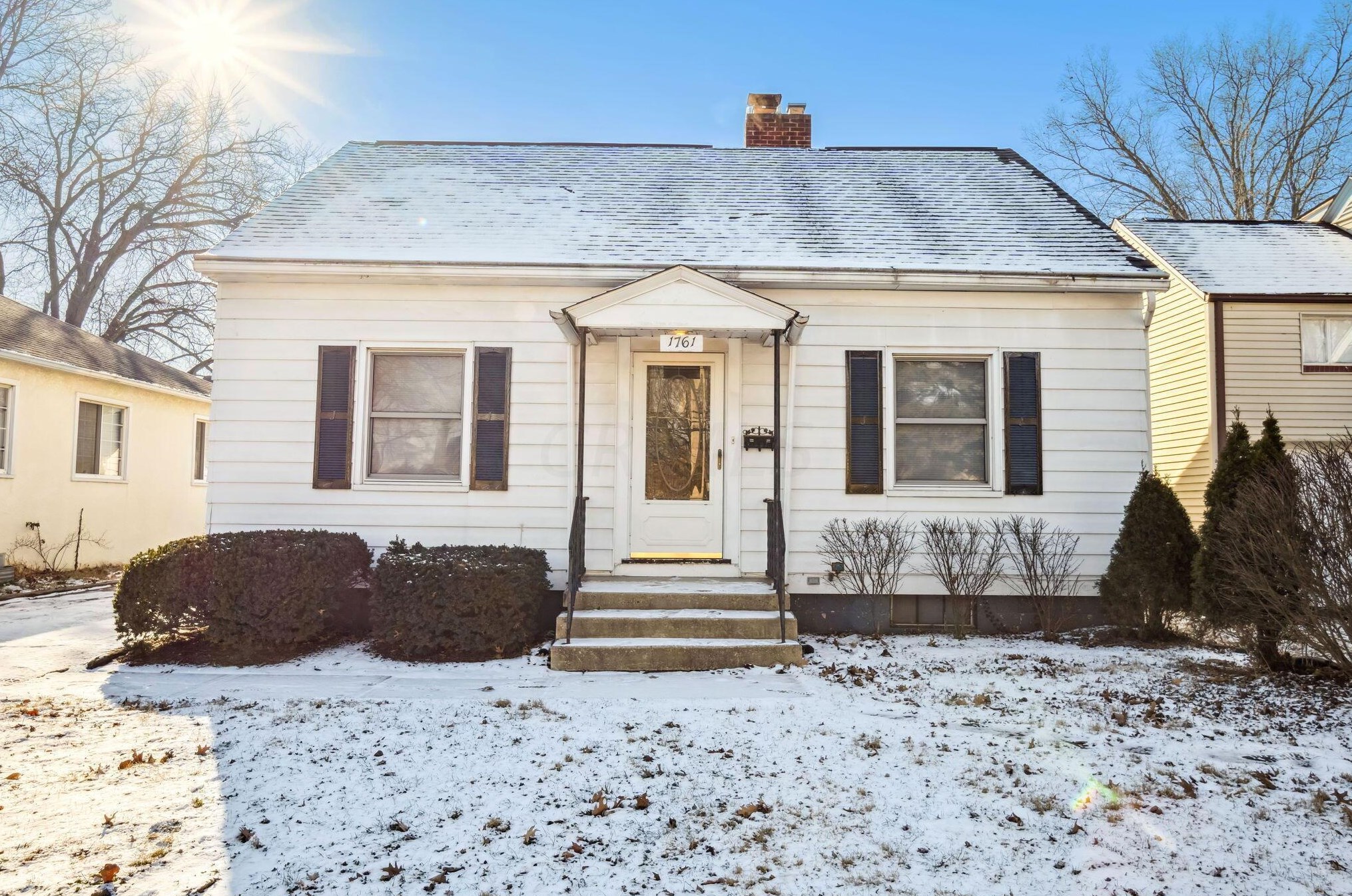 1761 Oakland Park Ave, Columbus, OH 43224-3518