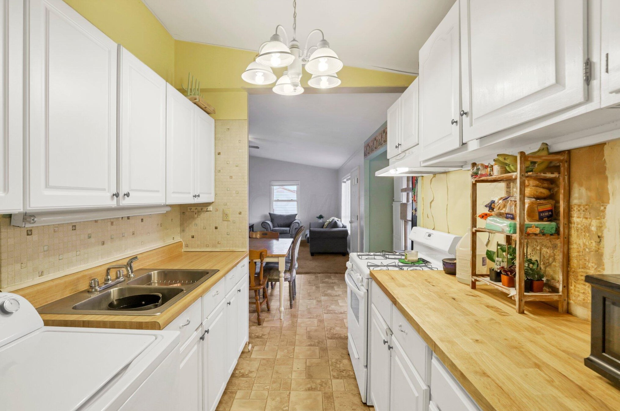 713 Brannon Dr, Lancaster OH  43130-2364 exterior