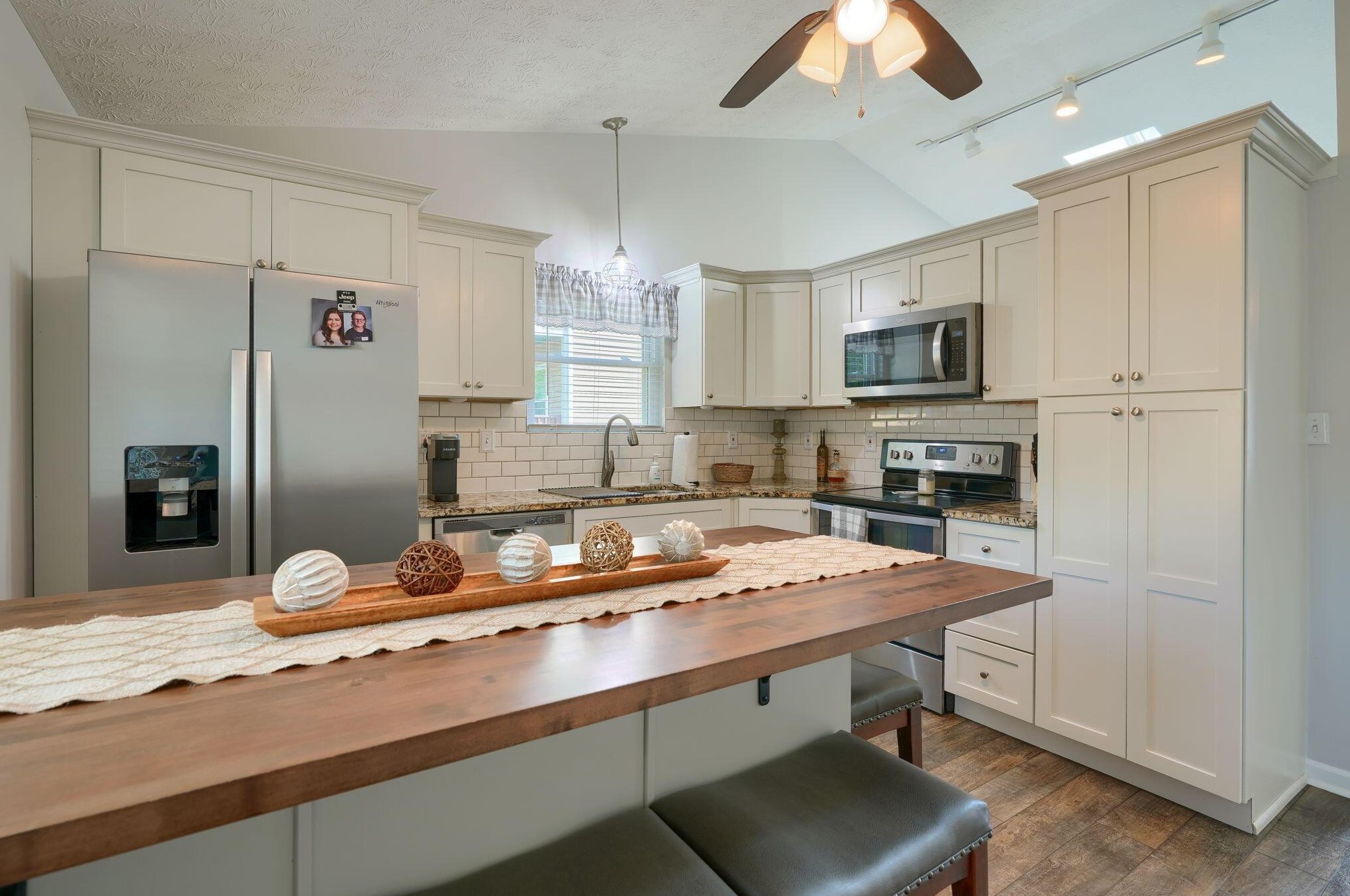 5124 Locust Post Ln, Columbus OH 43230-1587 exterior