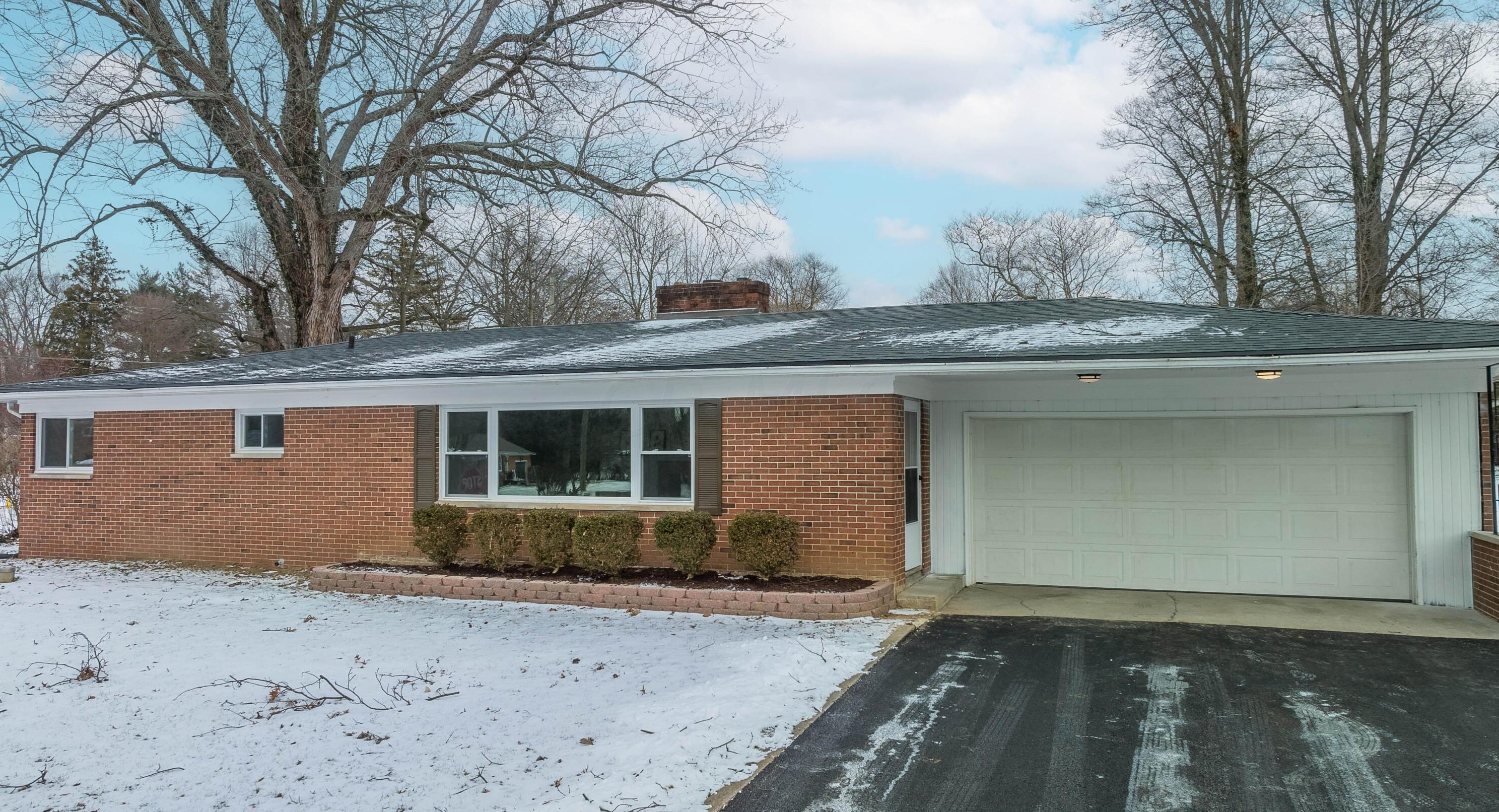 2946 Oxford Dr, Springfield, OH 45506