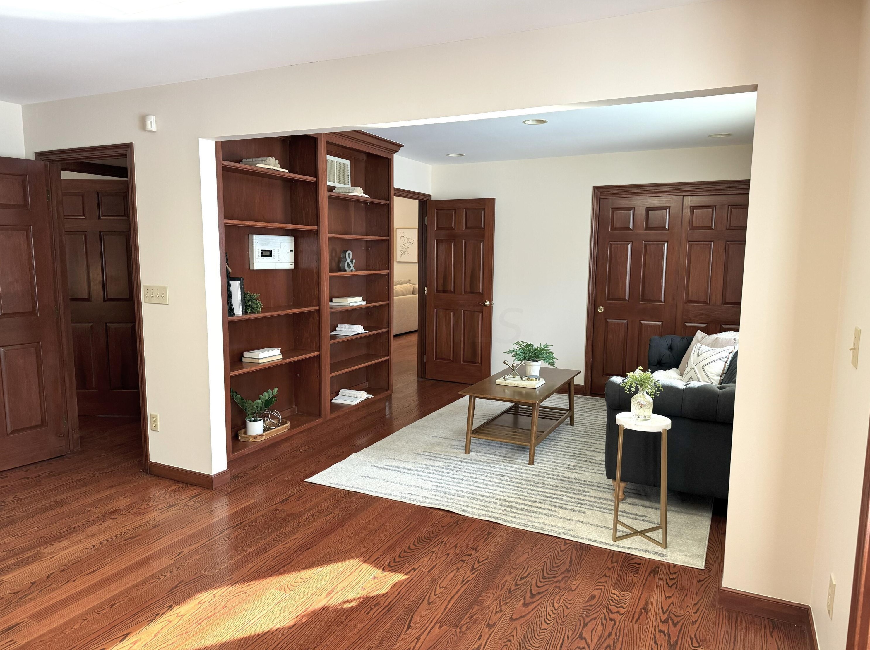 516 Woodview Rd, Westerville OH  43081-3064 exterior