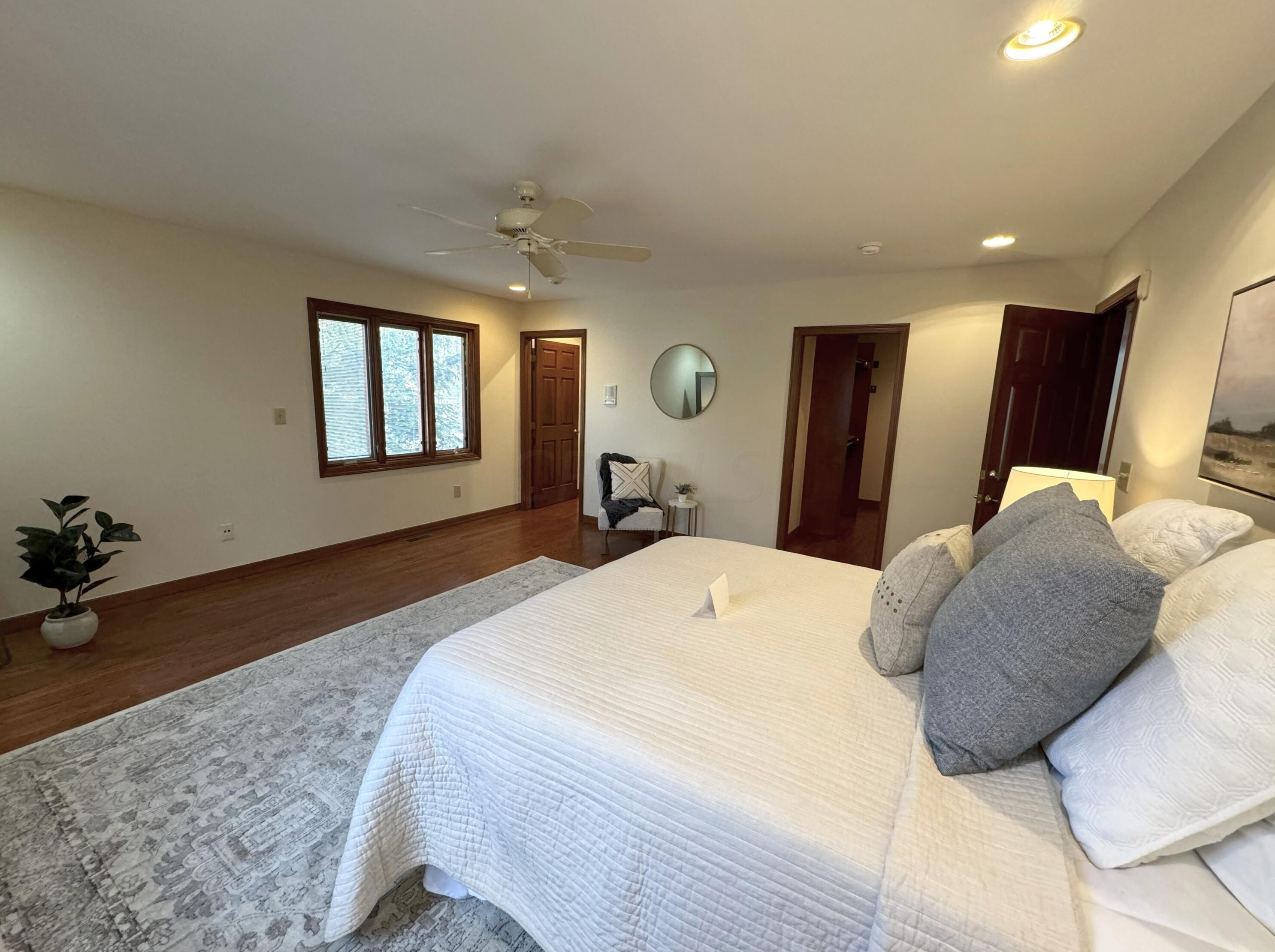 516 Woodview Rd, Westerville OH  43081-3064 exterior