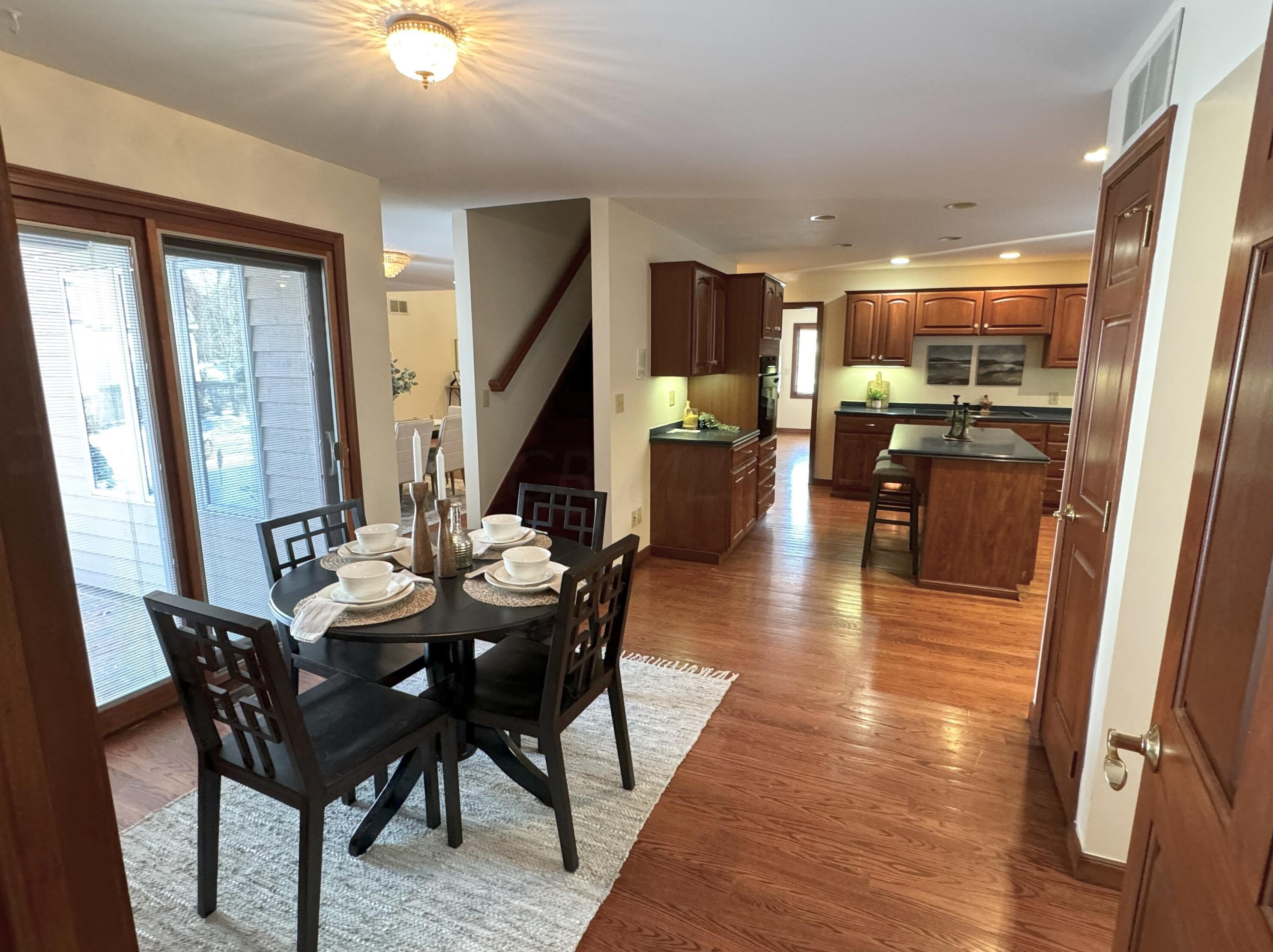 516 Woodview Rd, Westerville OH  43081-3064 exterior