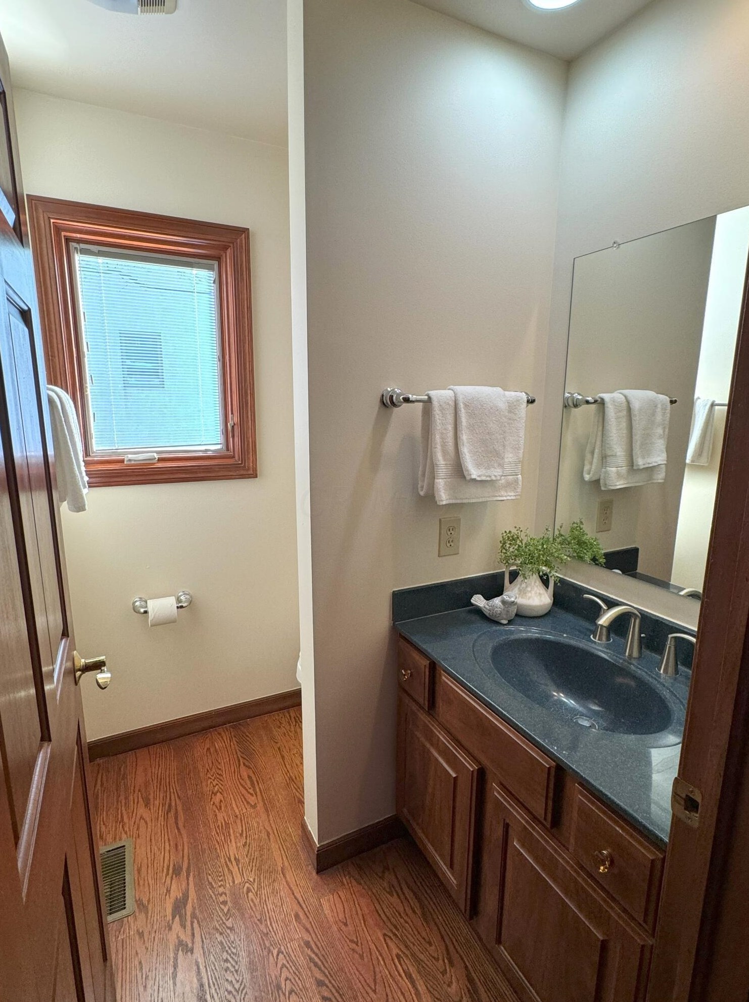 516 Woodview Rd, Westerville OH  43081-3064 exterior