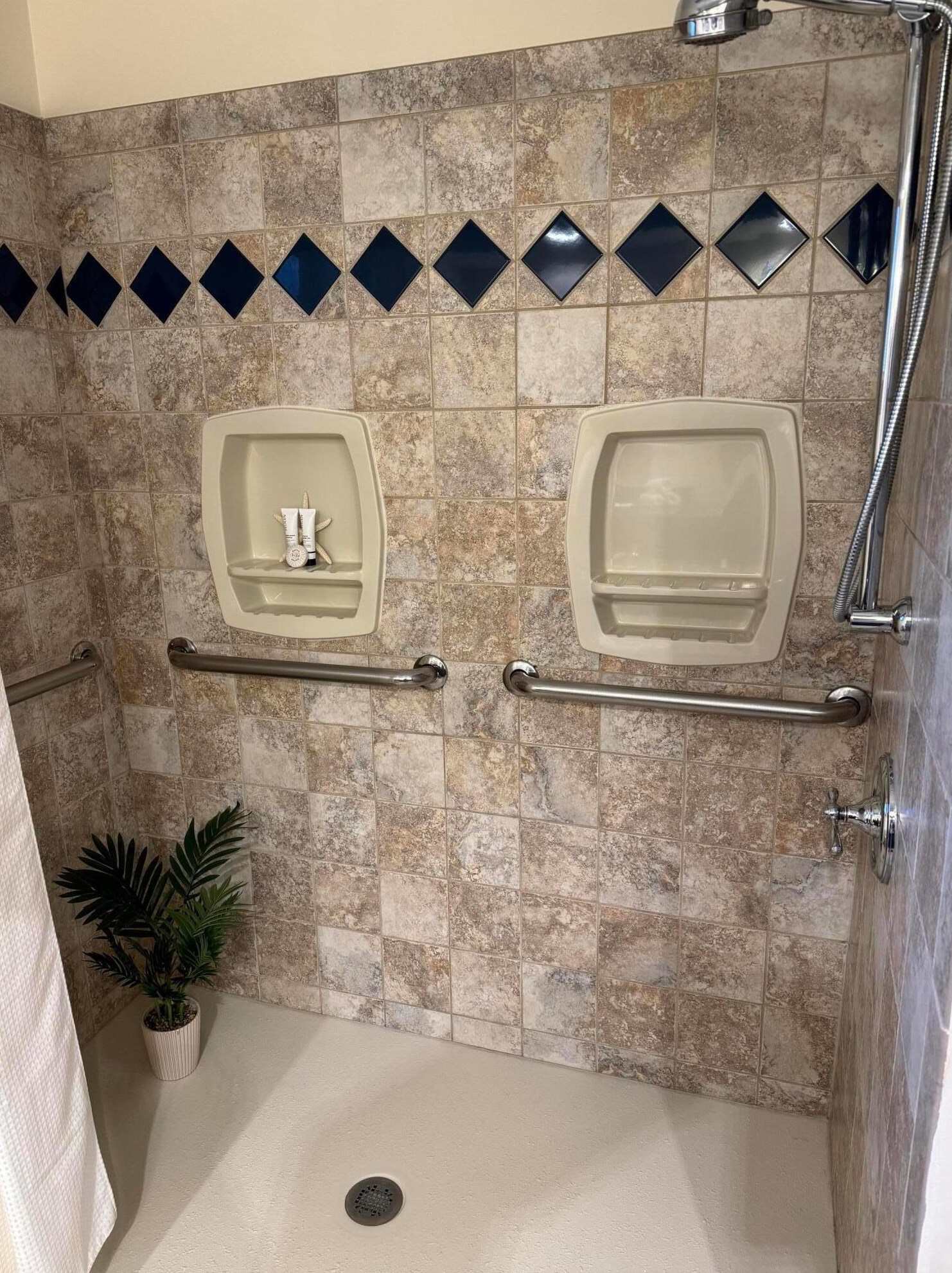 516 Woodview Rd, Westerville OH  43081-3064 exterior