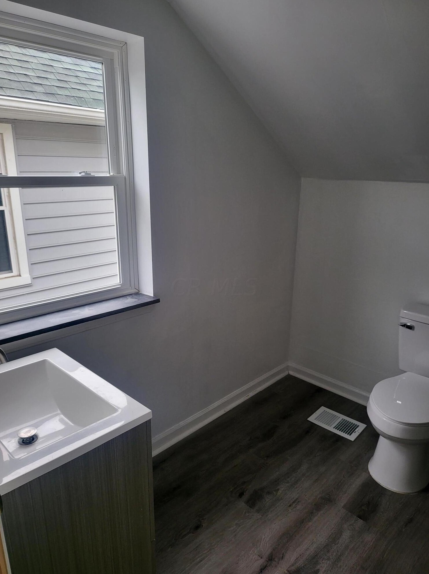 99 Ter Ave, Columbus OH 43204-3733 exterior