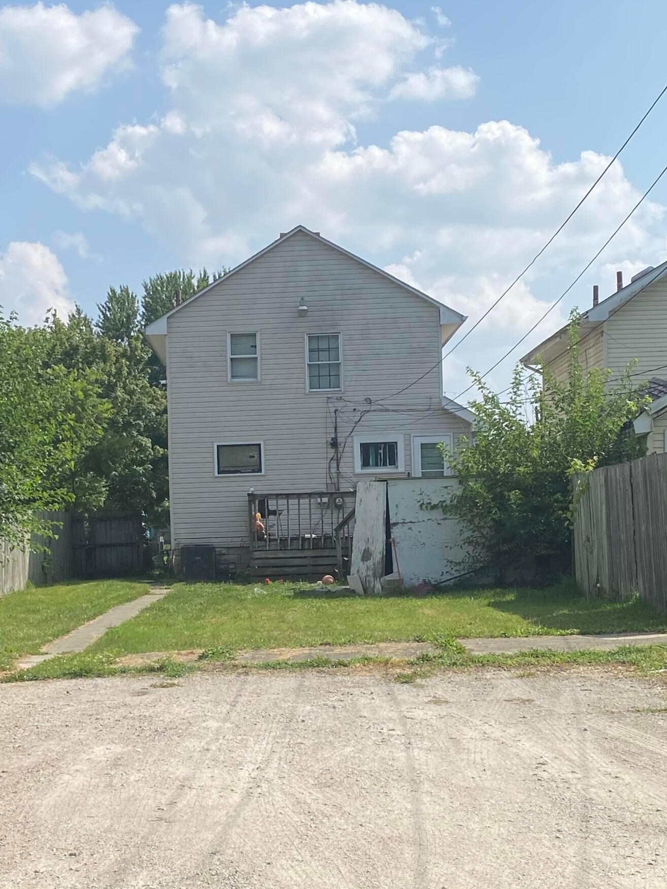 1324 Aberdeen Ave, Columbus, OH 43211-1449