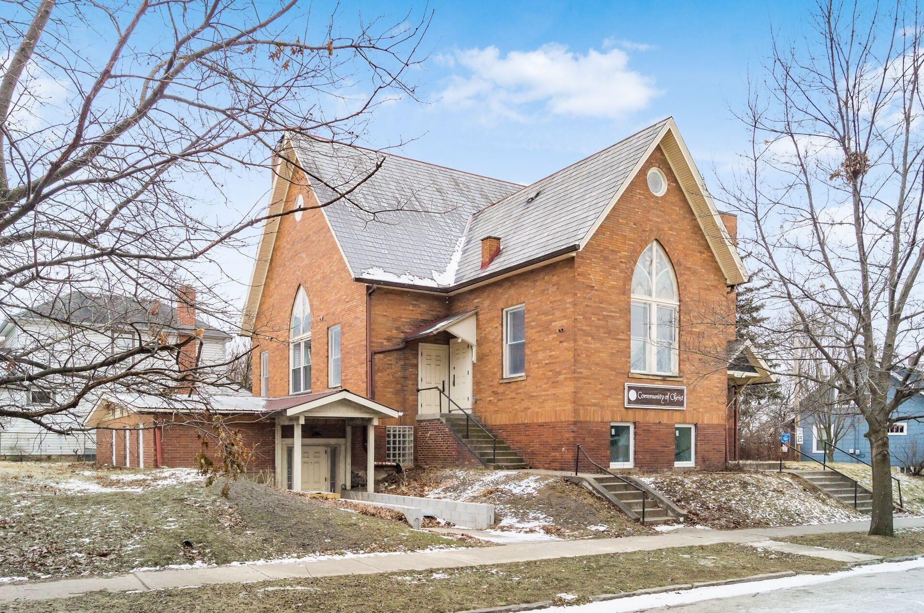 237 Tompkins St, Columbus OH  43202-2731 exterior