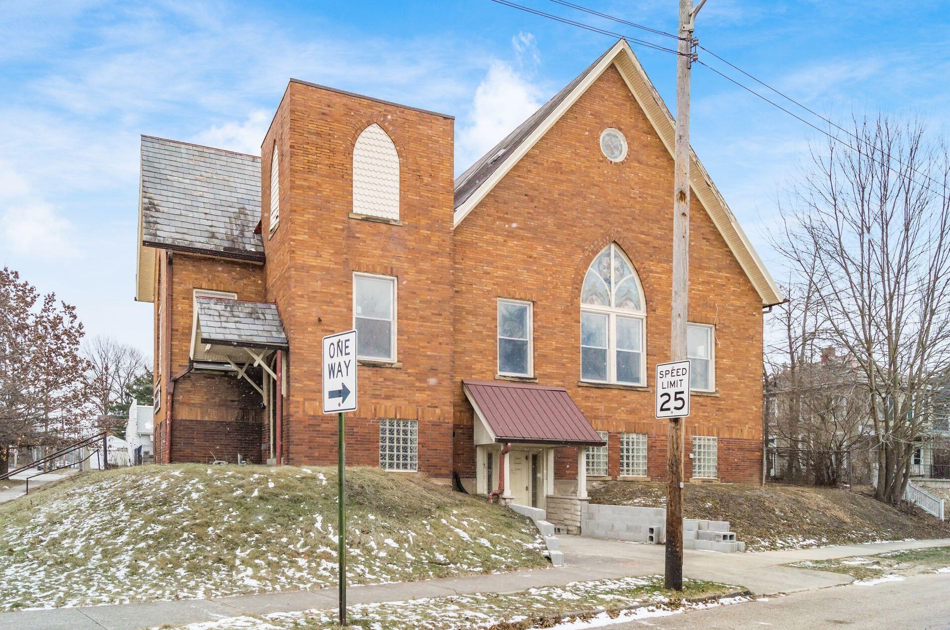 237 Tompkins St, Columbus OH  43202-2731 exterior