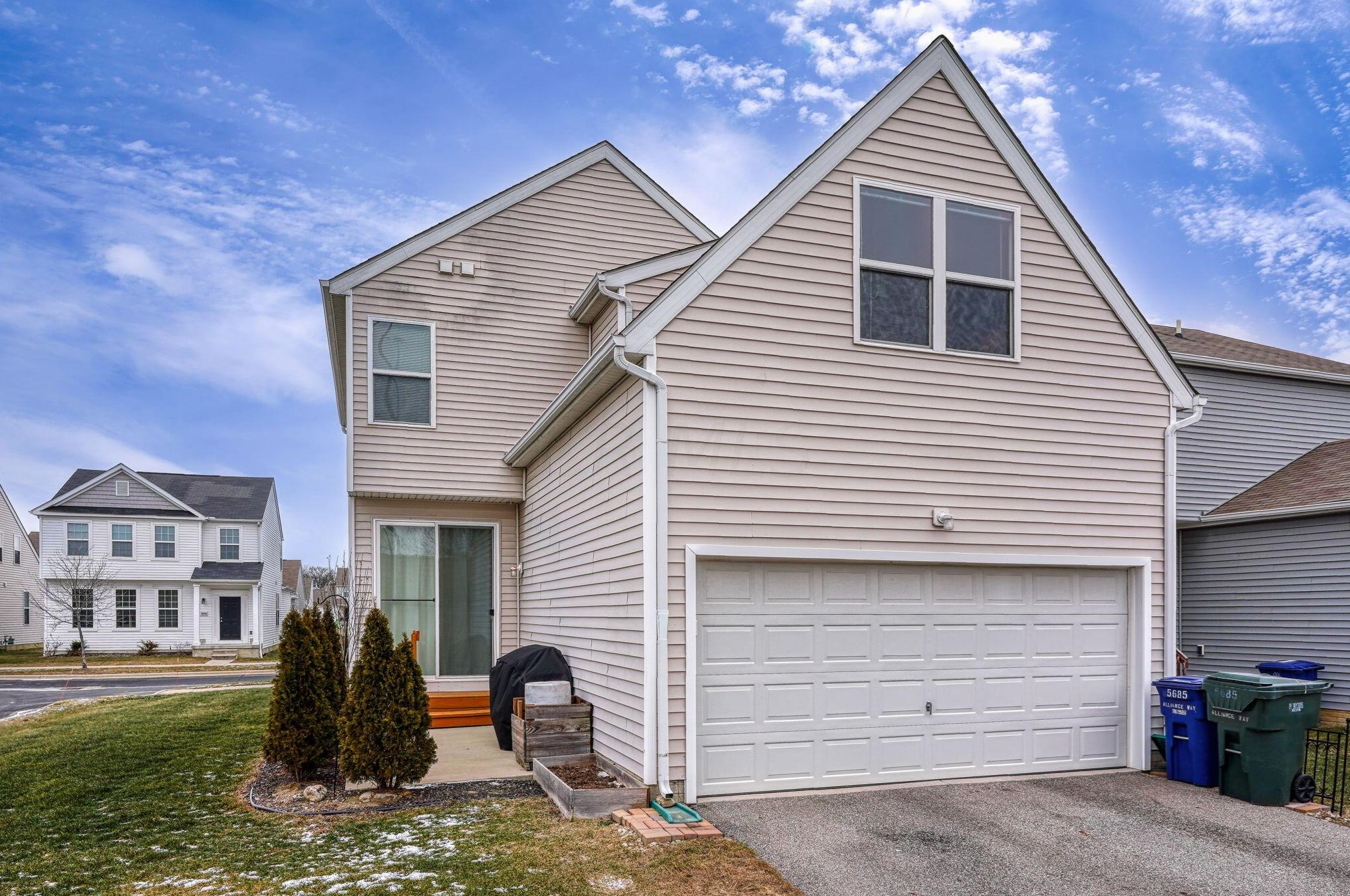 5685 Alliance Way, Columbus OH 43228-8948 exterior