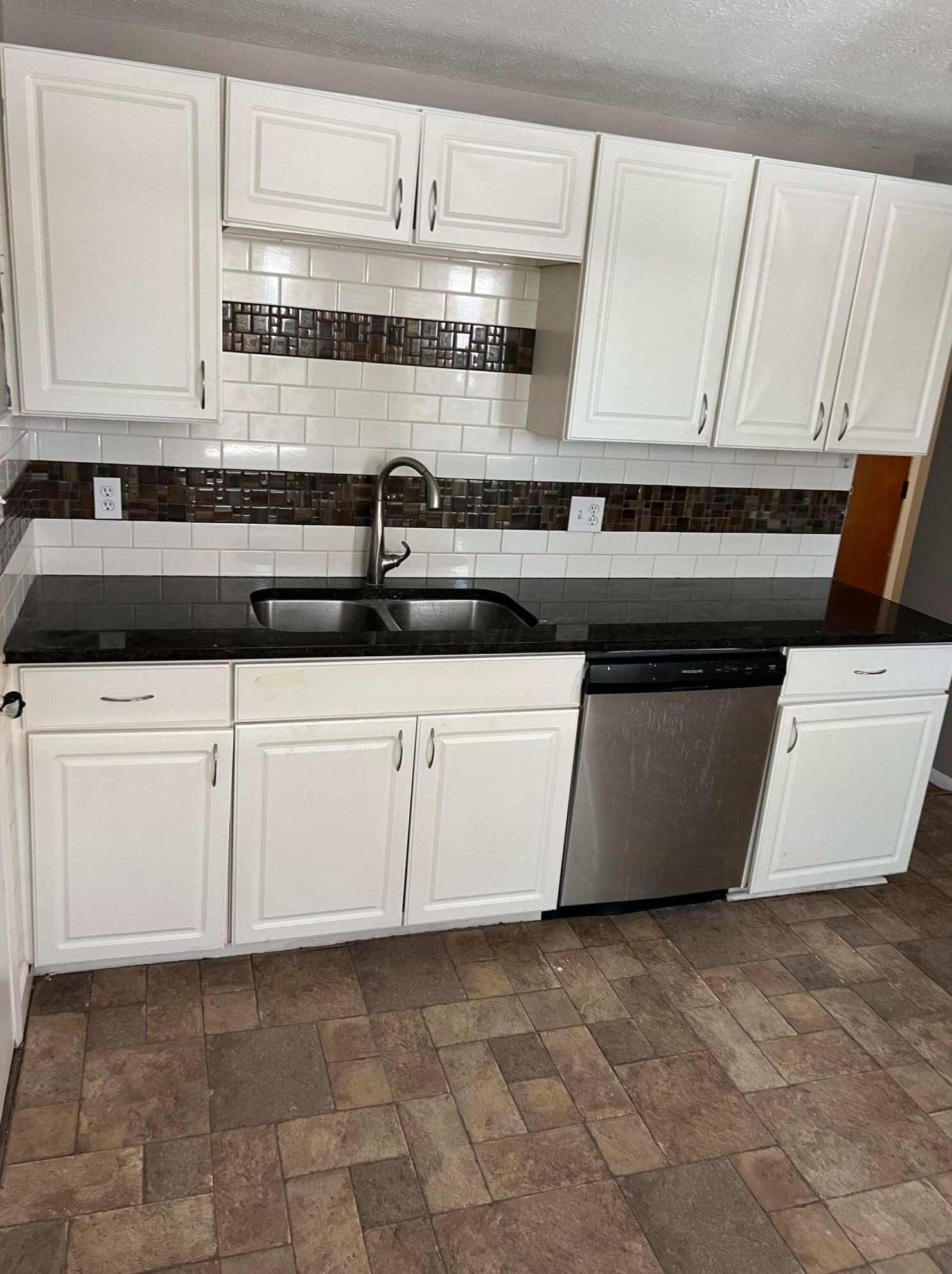 6433 Cardwell Sq, Columbus OH  43229-1333 exterior