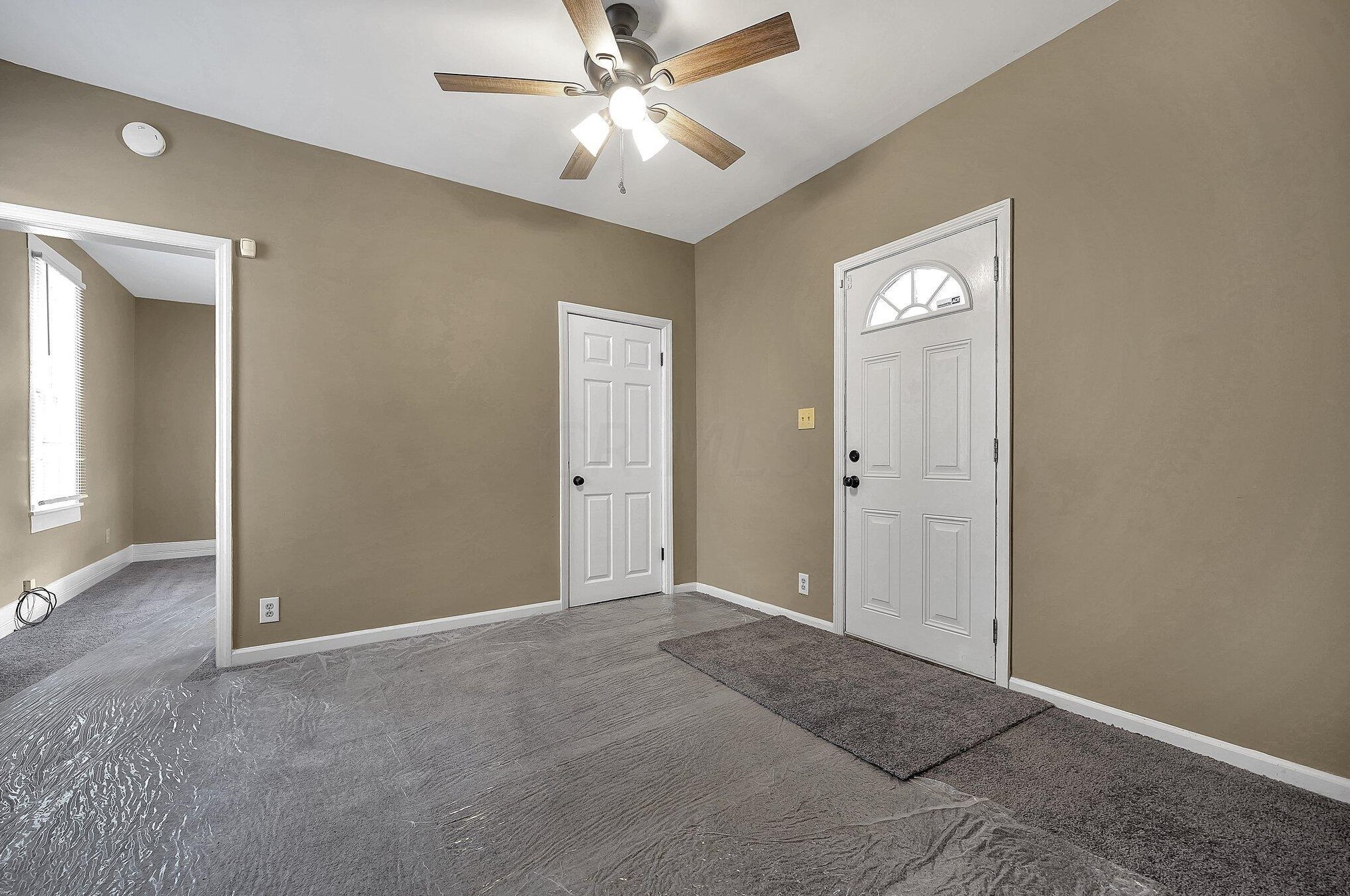 703 Pierce Ave, Lancaster OH 43130-2142 exterior