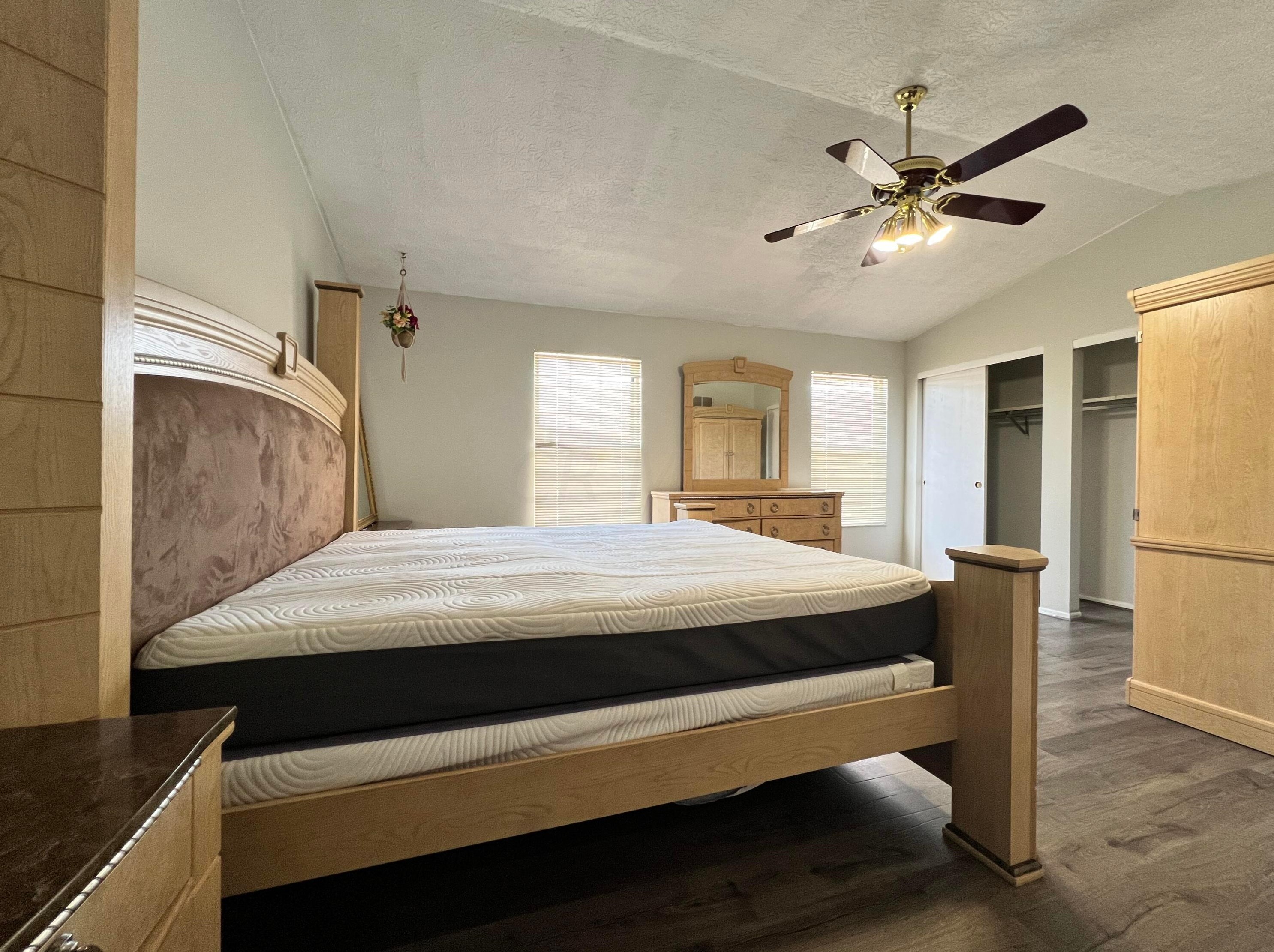 8372 Cliffthorne Way, Columbus OH  43235-1482 exterior