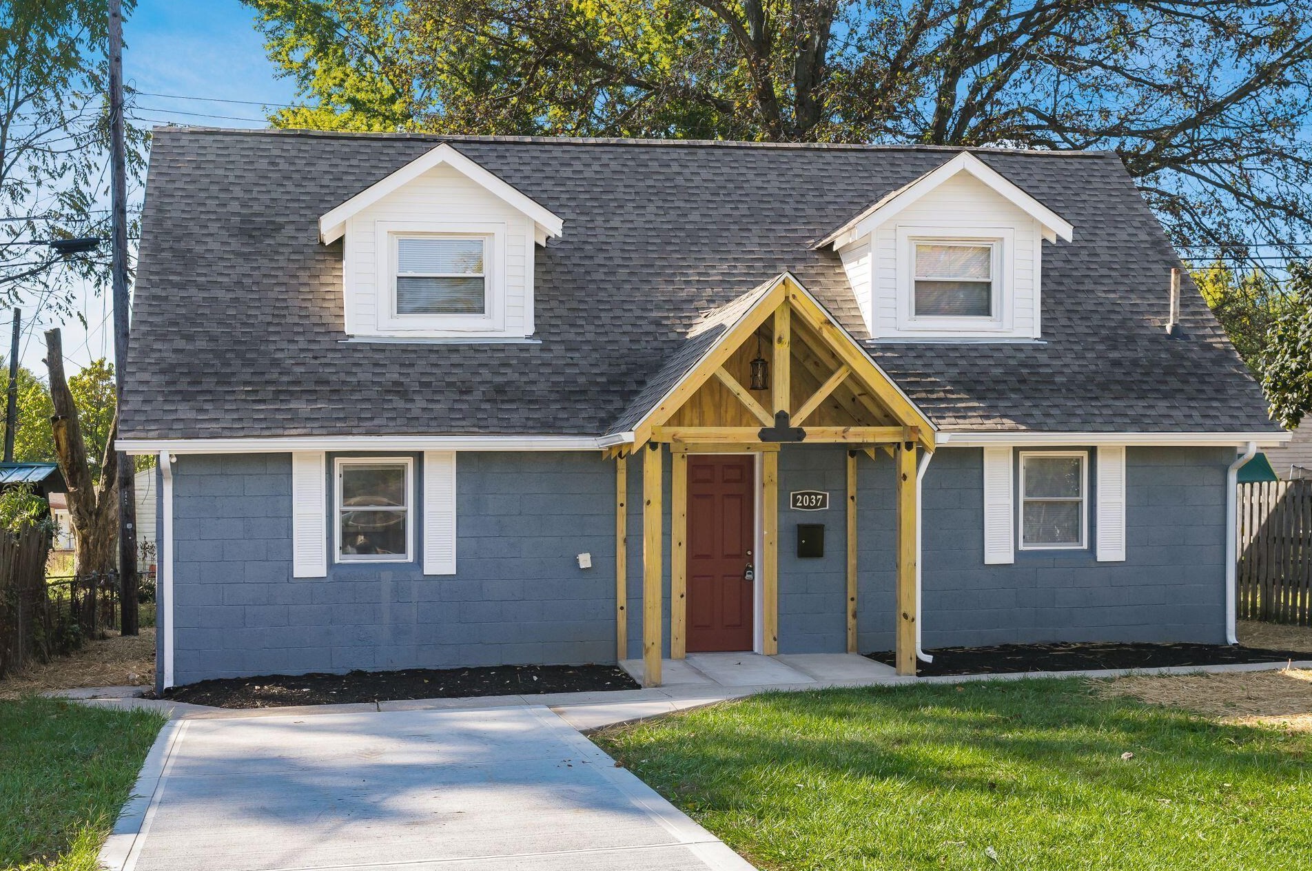 2037 Sale Rd, Columbus OH  43224-2438 exterior