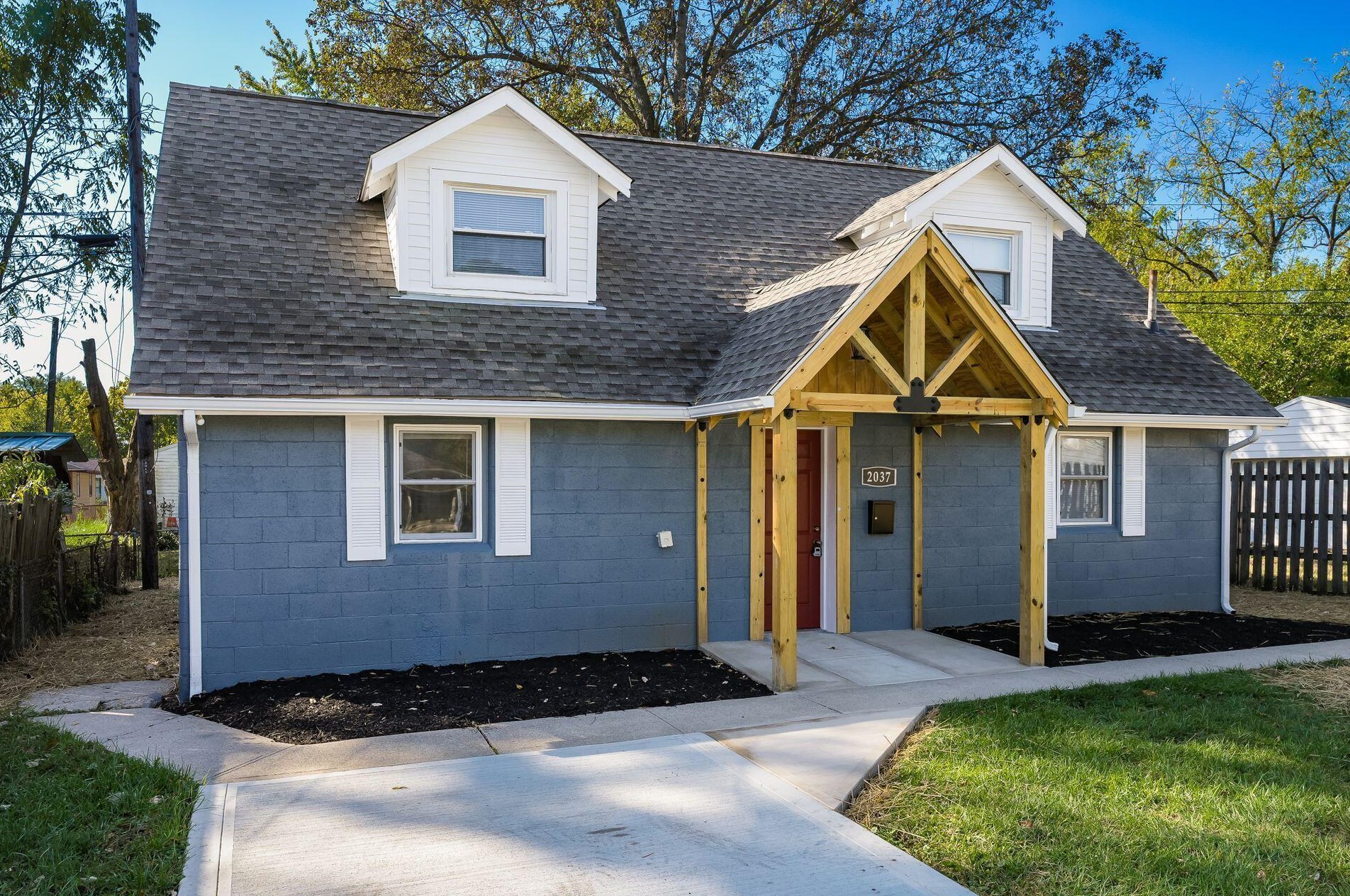 2037 Sale Rd, Columbus OH  43224-2438 exterior