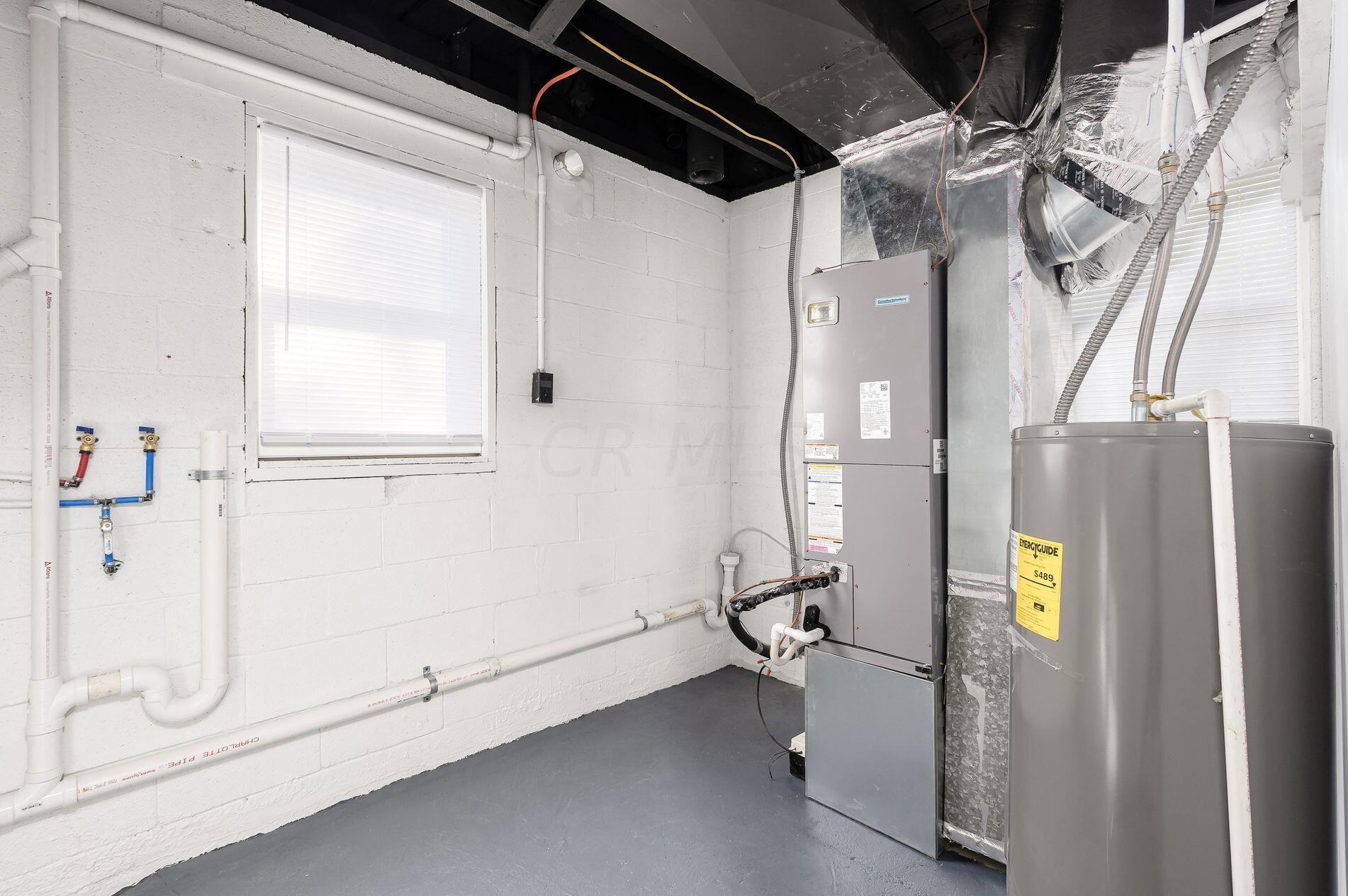 2037 Sale Rd, Columbus OH  43224-2438 exterior