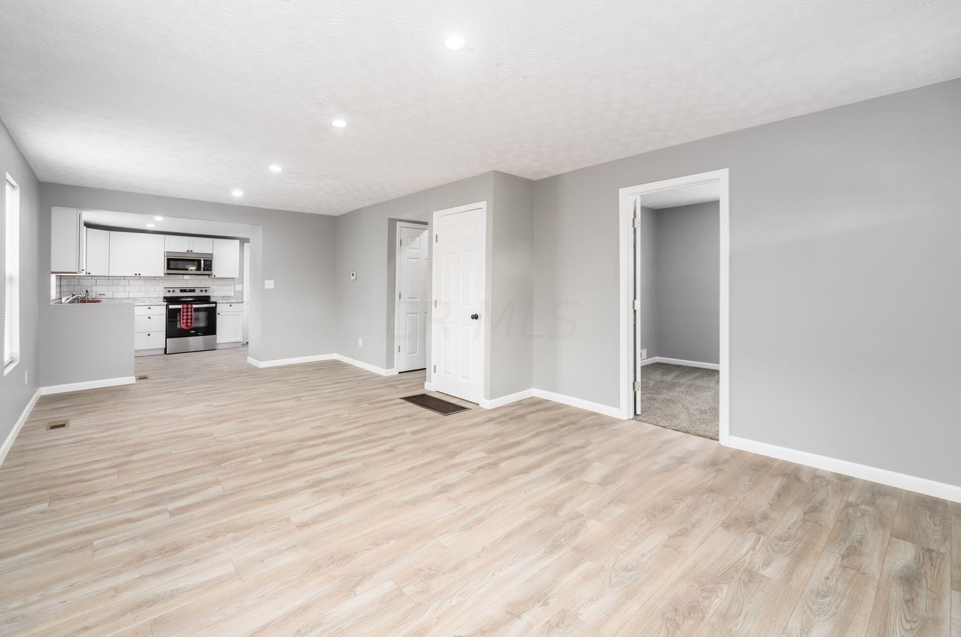 1166 Minnesota Ave, Columbus OH  43211-1319 exterior