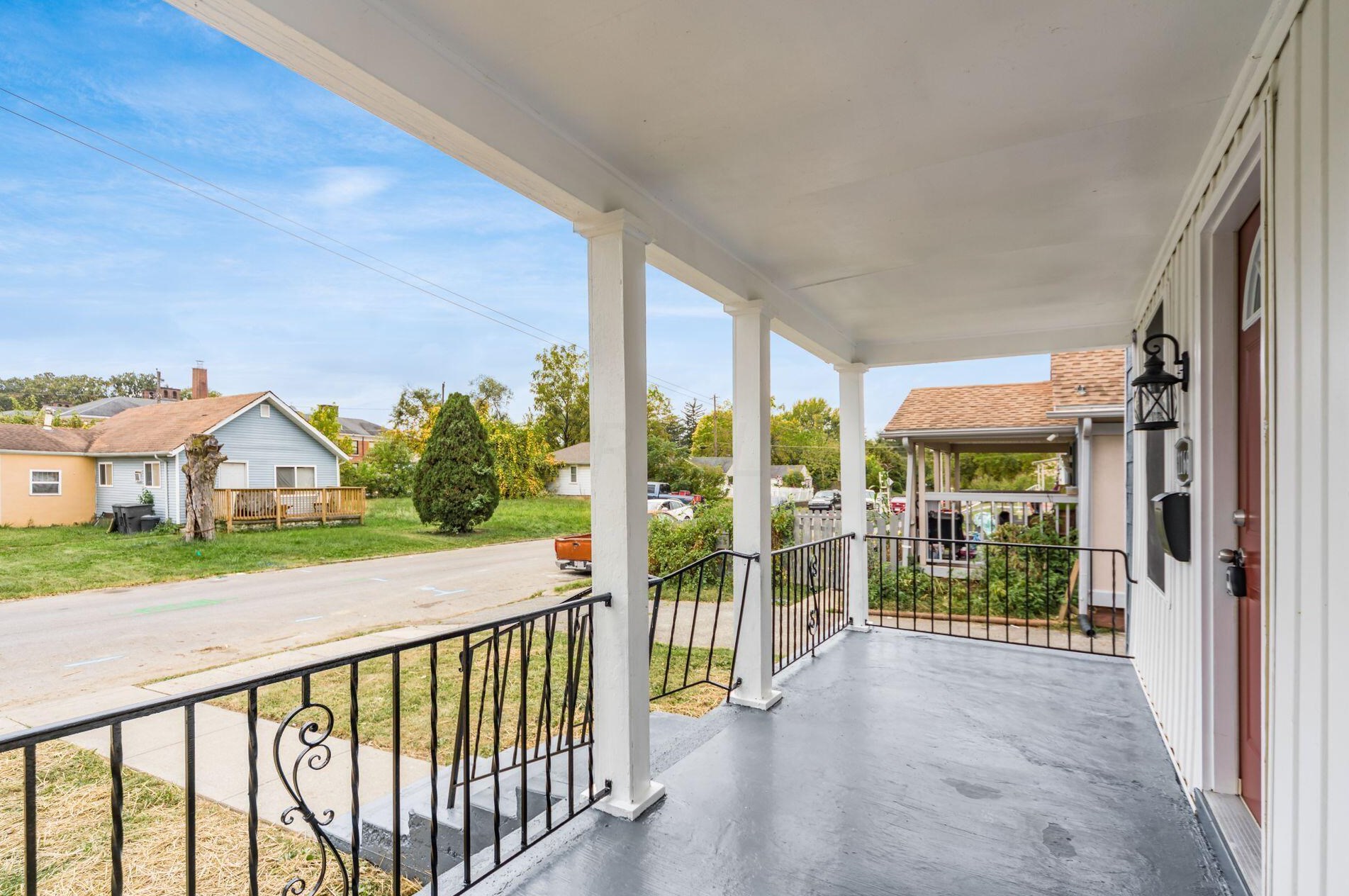 1166 Minnesota Ave, Columbus OH  43211-1319 exterior