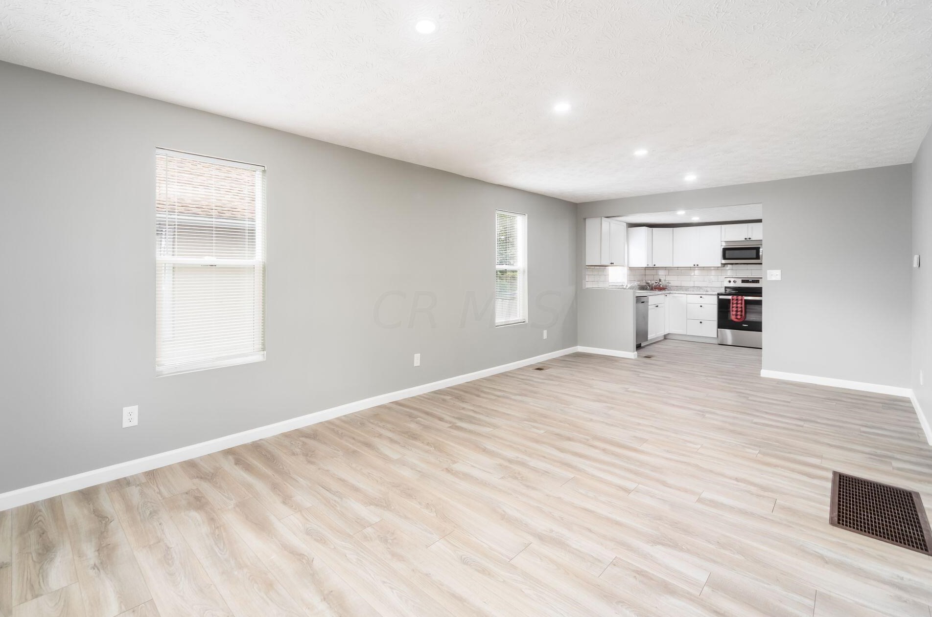 1166 Minnesota Ave, Columbus OH  43211-1319 exterior